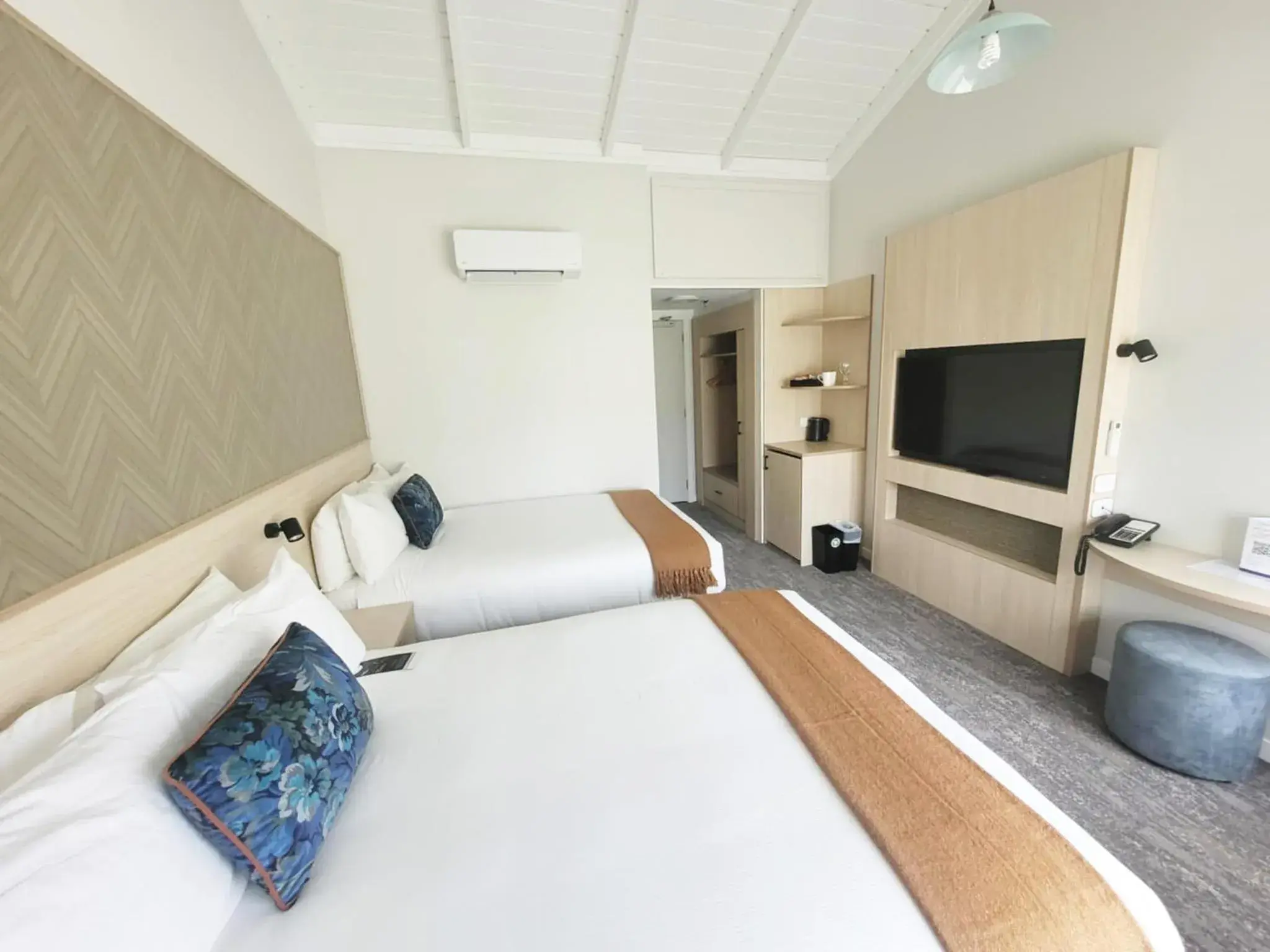 Superior Gardenview 2 Double in Copthorne Hotel & Resort Bay Of Islands Superior Gardenview 2 Double in Copthorne Hotel & Resort Bay Of Islands