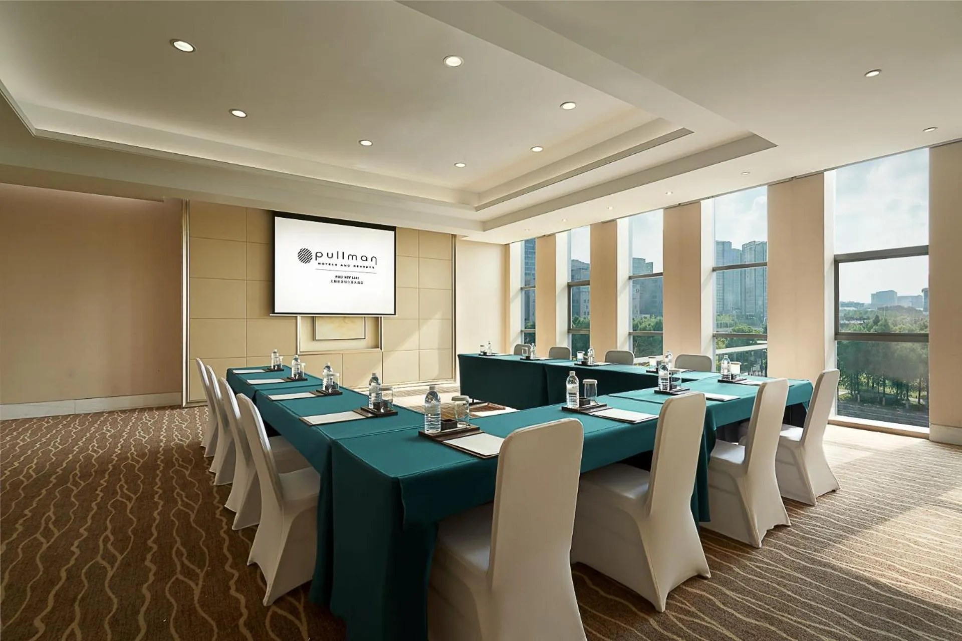 Meeting/conference room in Pullman Wuxi New Lake