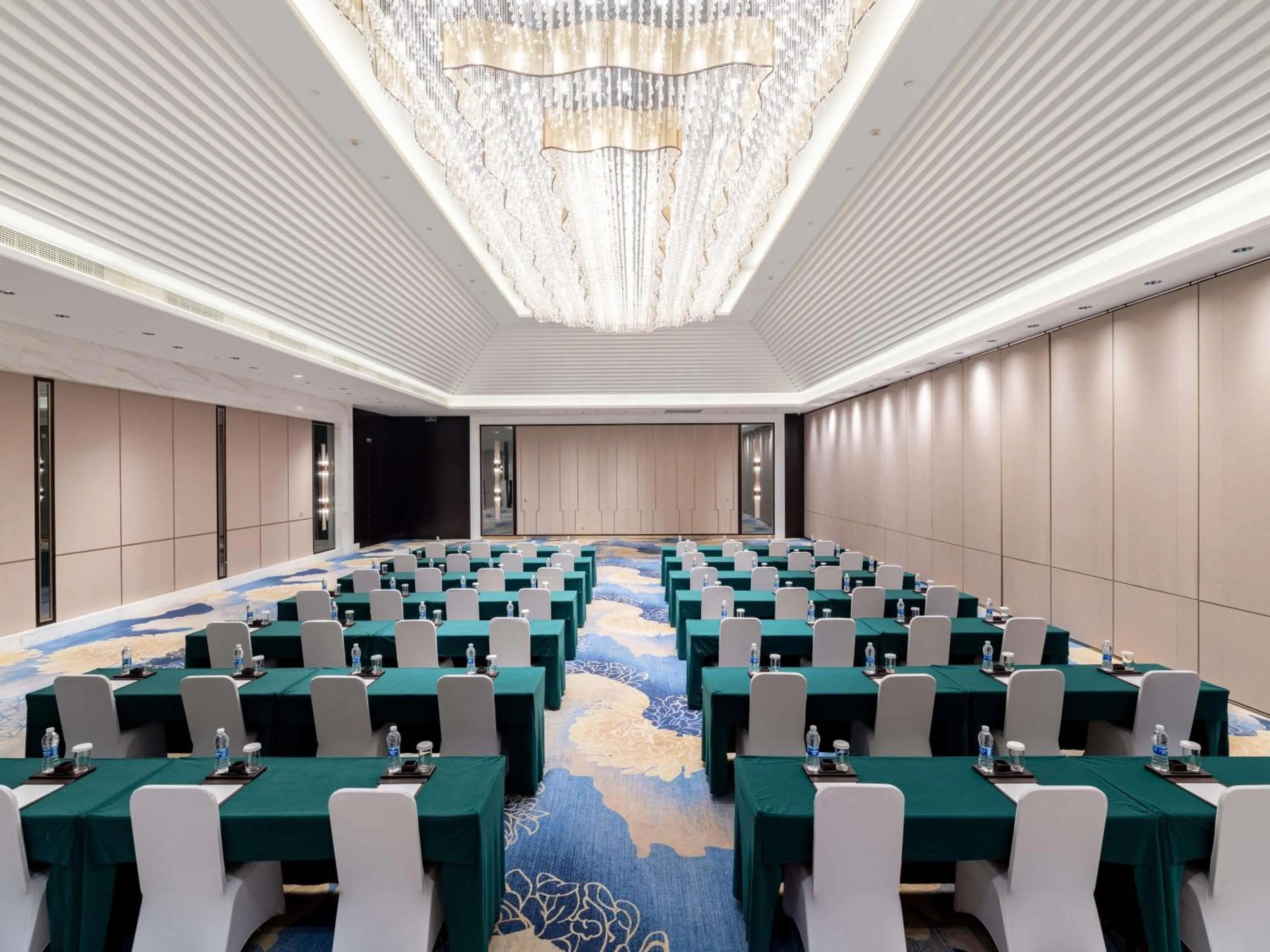 Meeting/conference room in Pullman Wuxi New Lake
