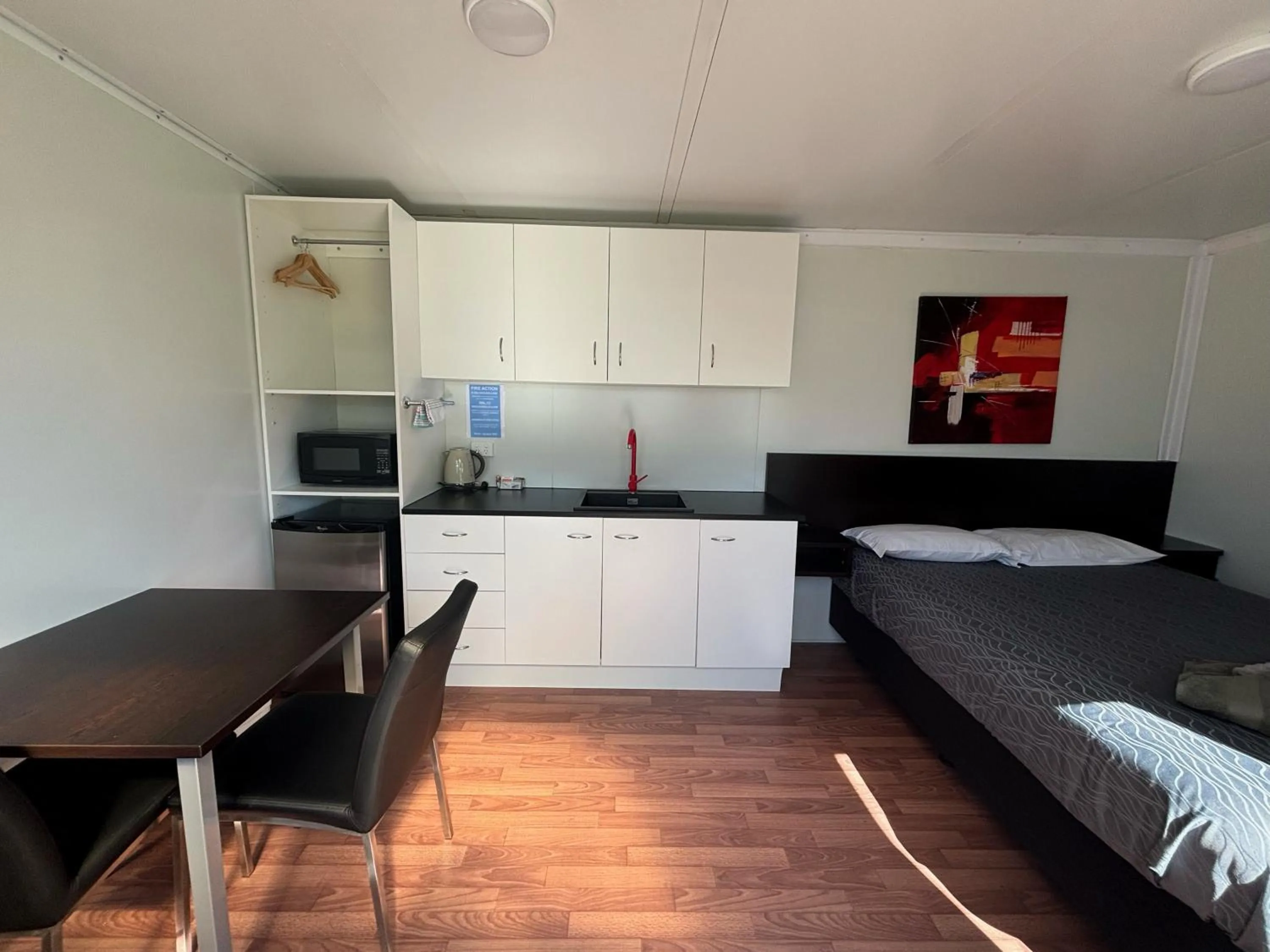 Seating area, Bed in Westshore Holiday Park