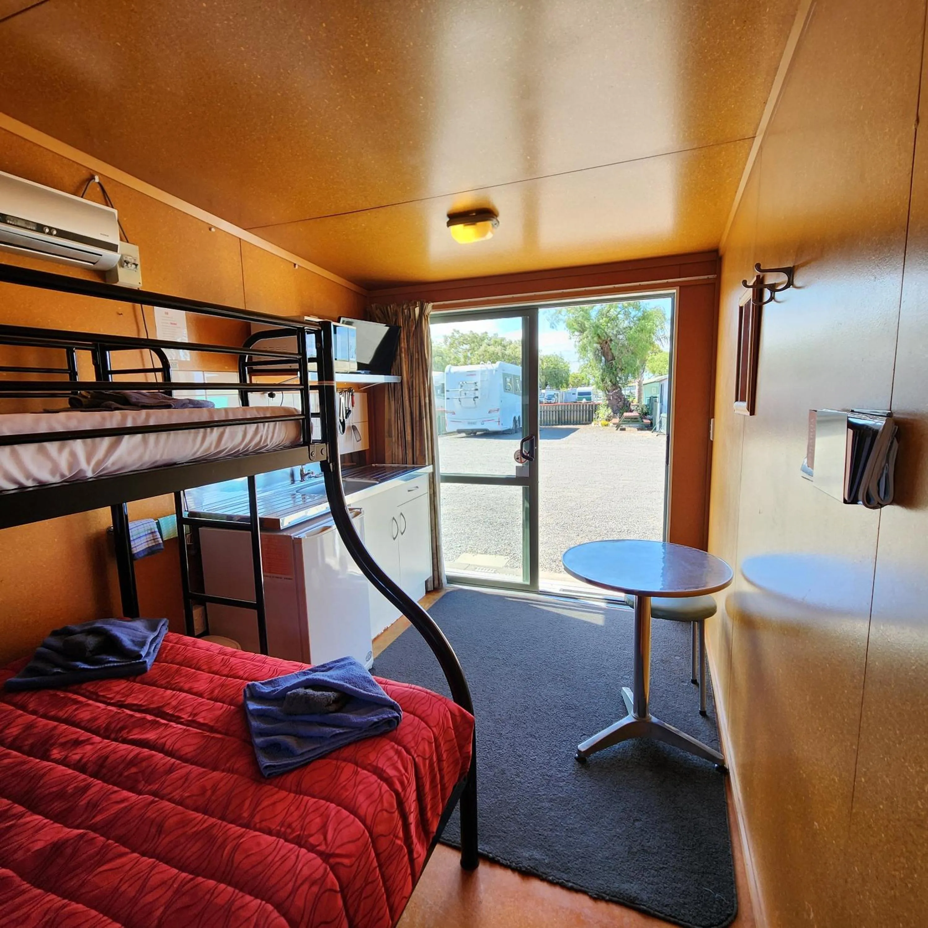 Photo of the whole room, Bed in Westshore Holiday Park