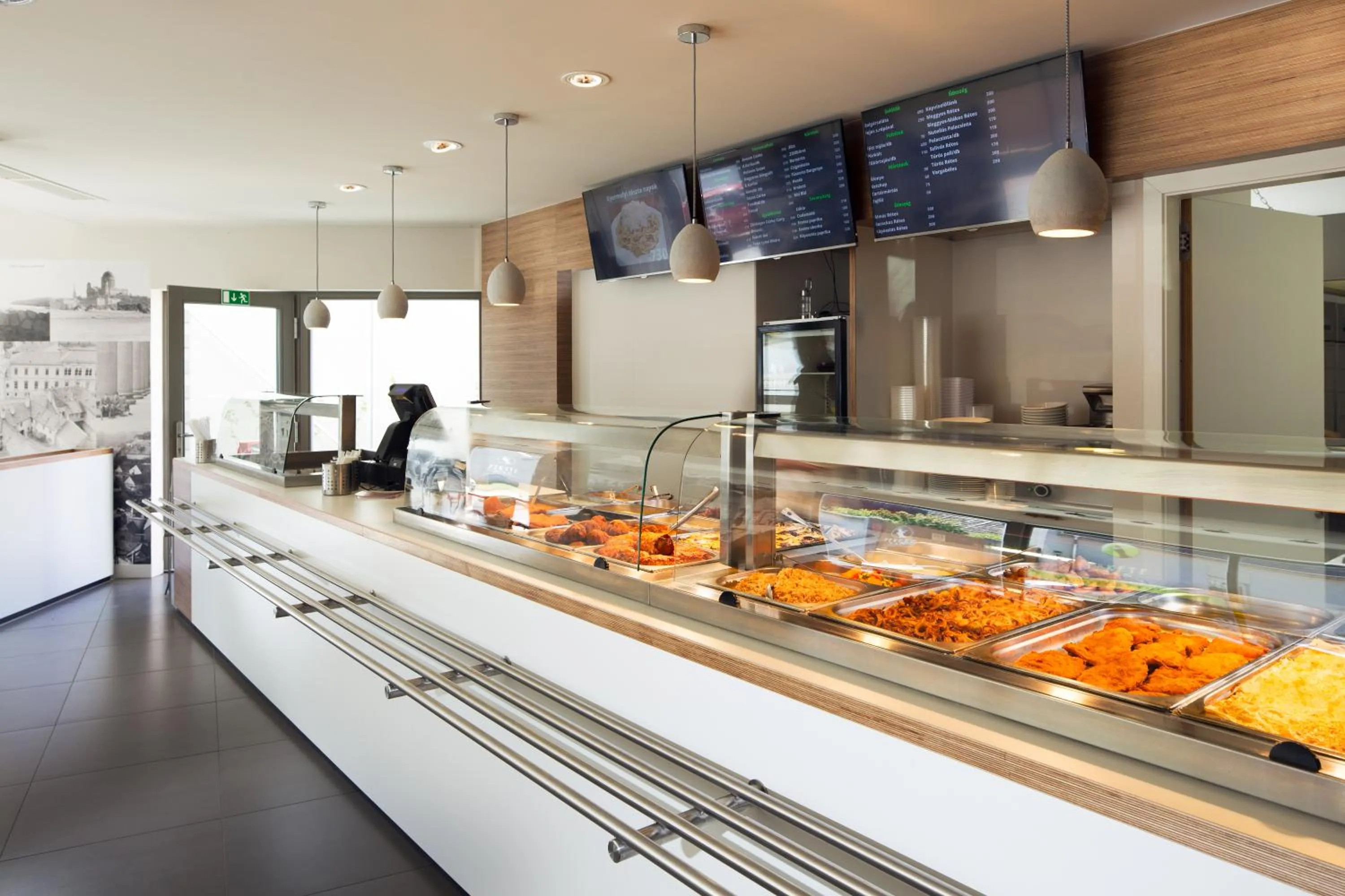 Restaurant/places to eat in Fekete Sas Motel