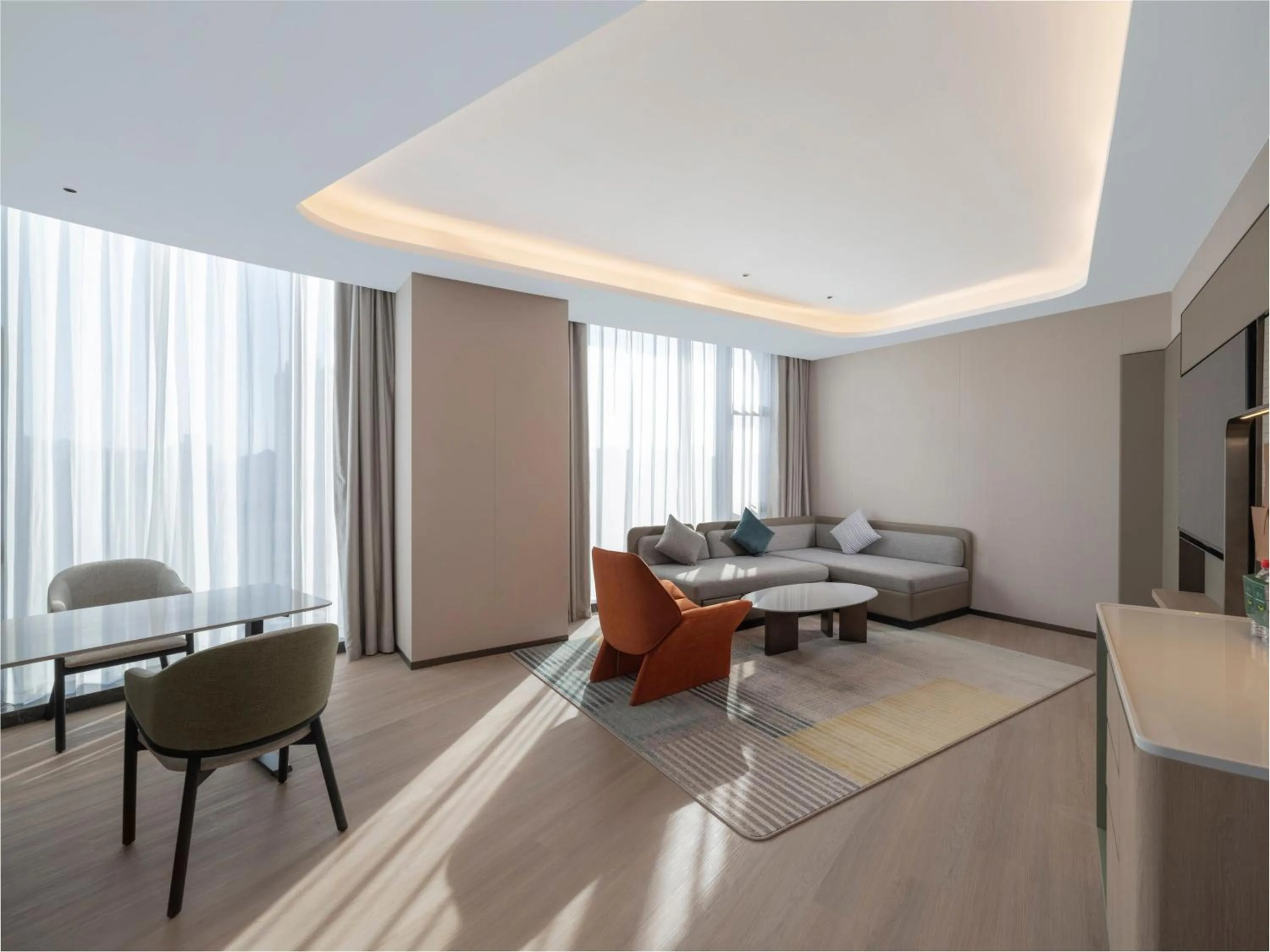 Photo of the whole room in Holiday Inn Express Qingdao Shibei by IHG