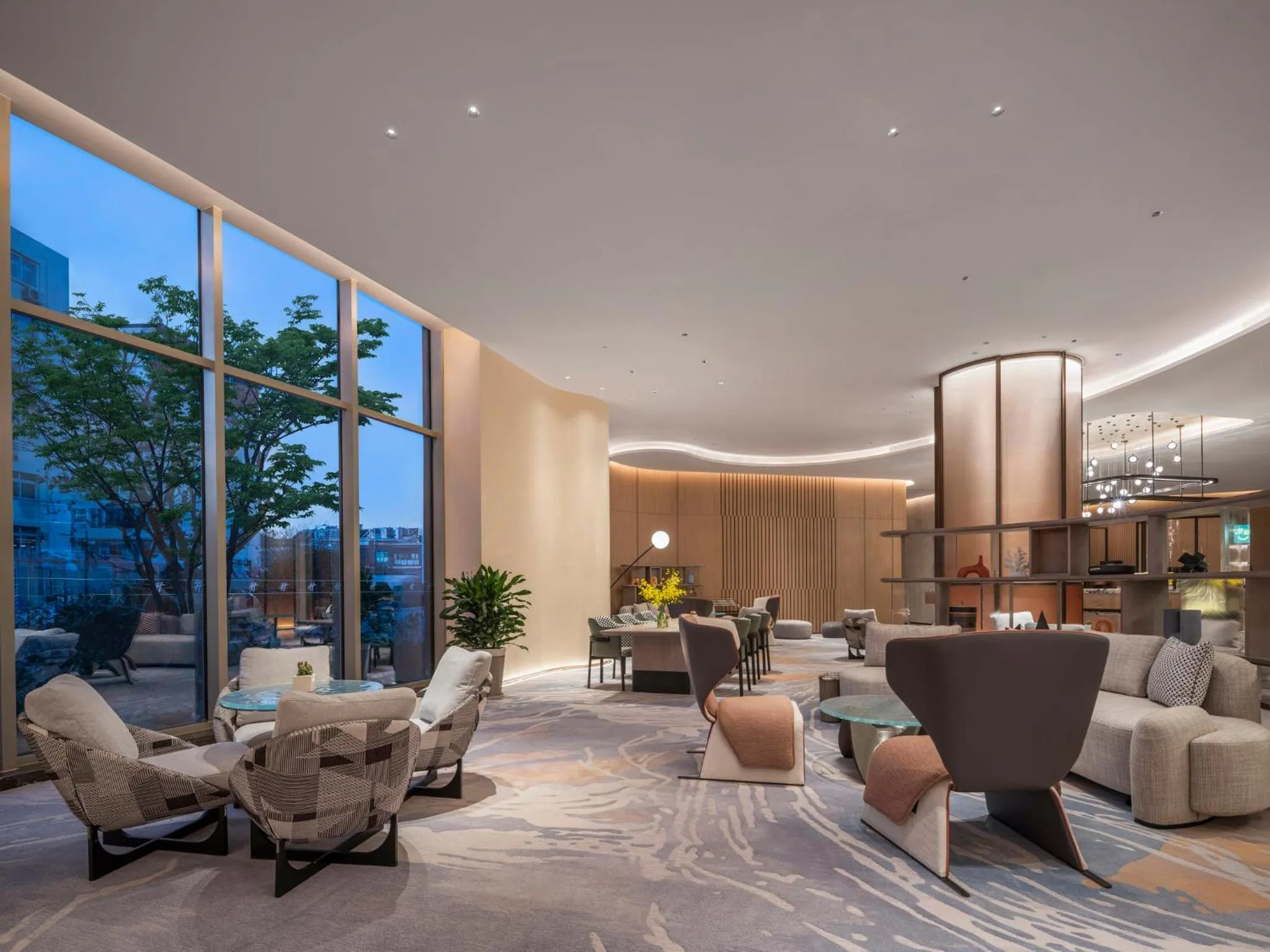 Lounge or bar in Holiday Inn Express Qingdao Shibei by IHG