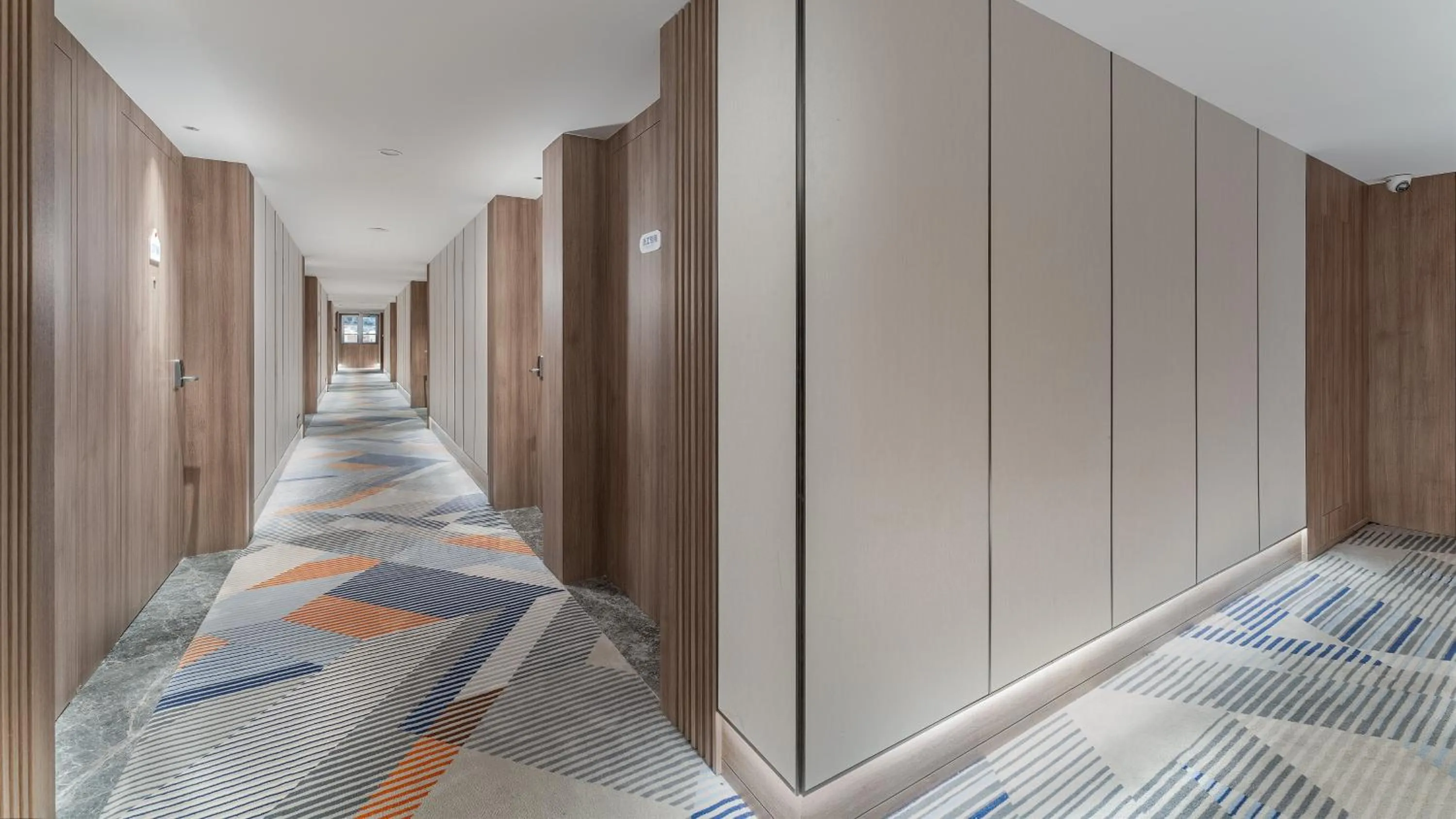 Lobby or reception, Bed in Qingdao Lilac Hotel