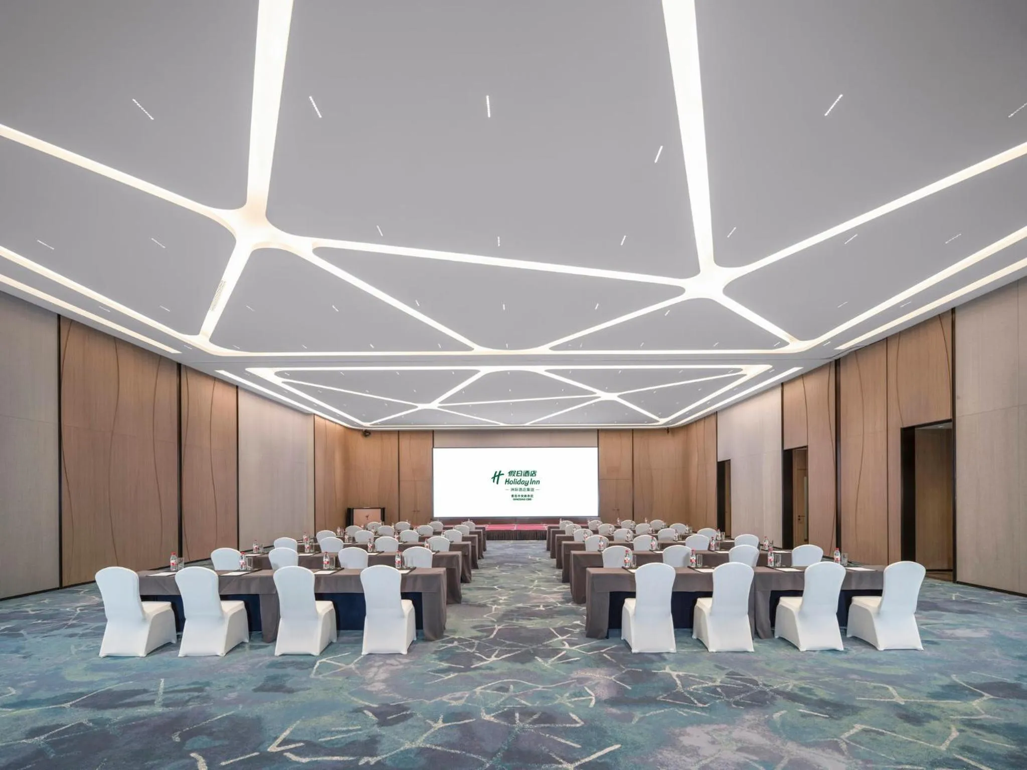Banquet/Function facilities in Holiday Inn Express Qingdao Shibei by IHG