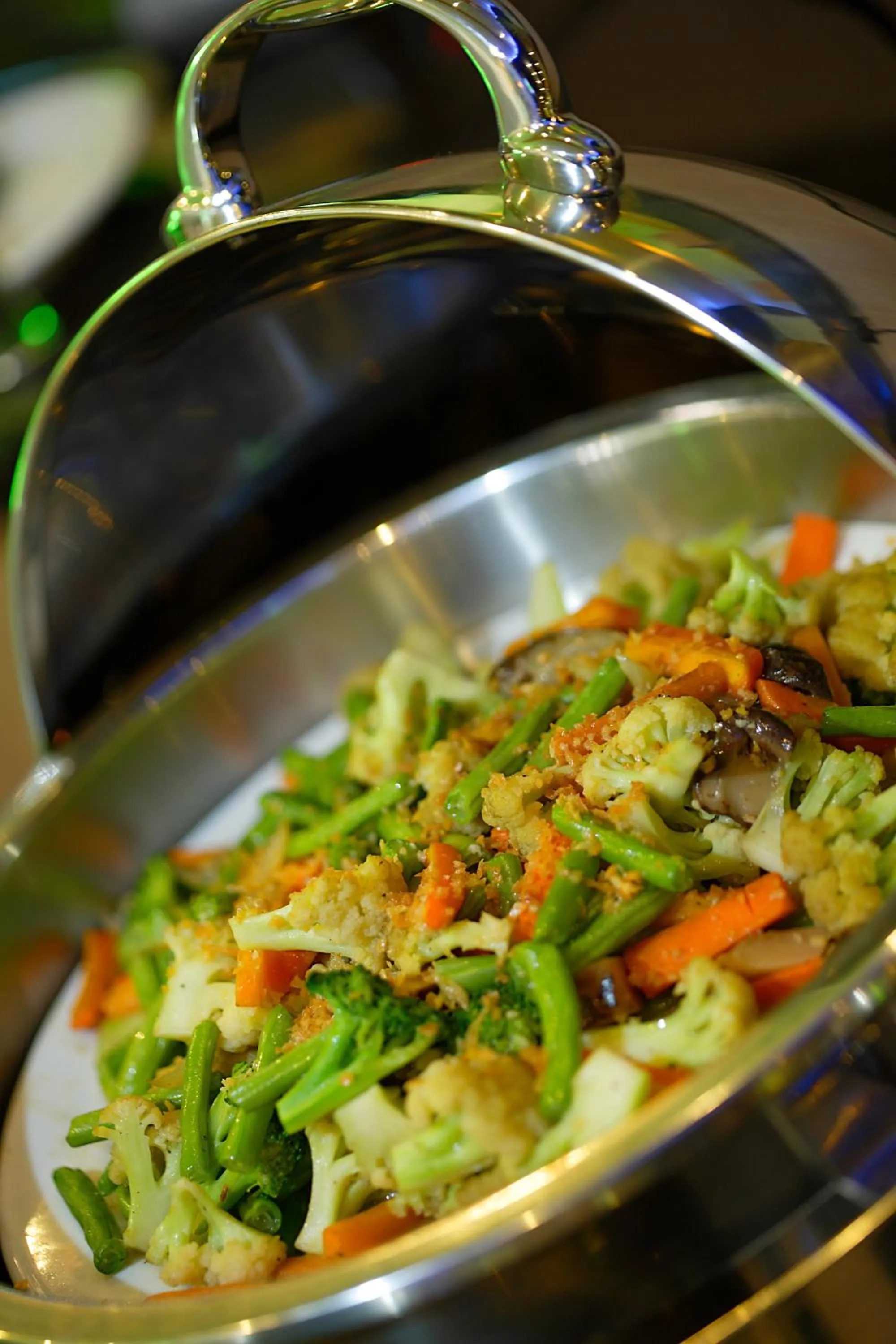 Restaurant/places to eat in Hotel Santika Palu