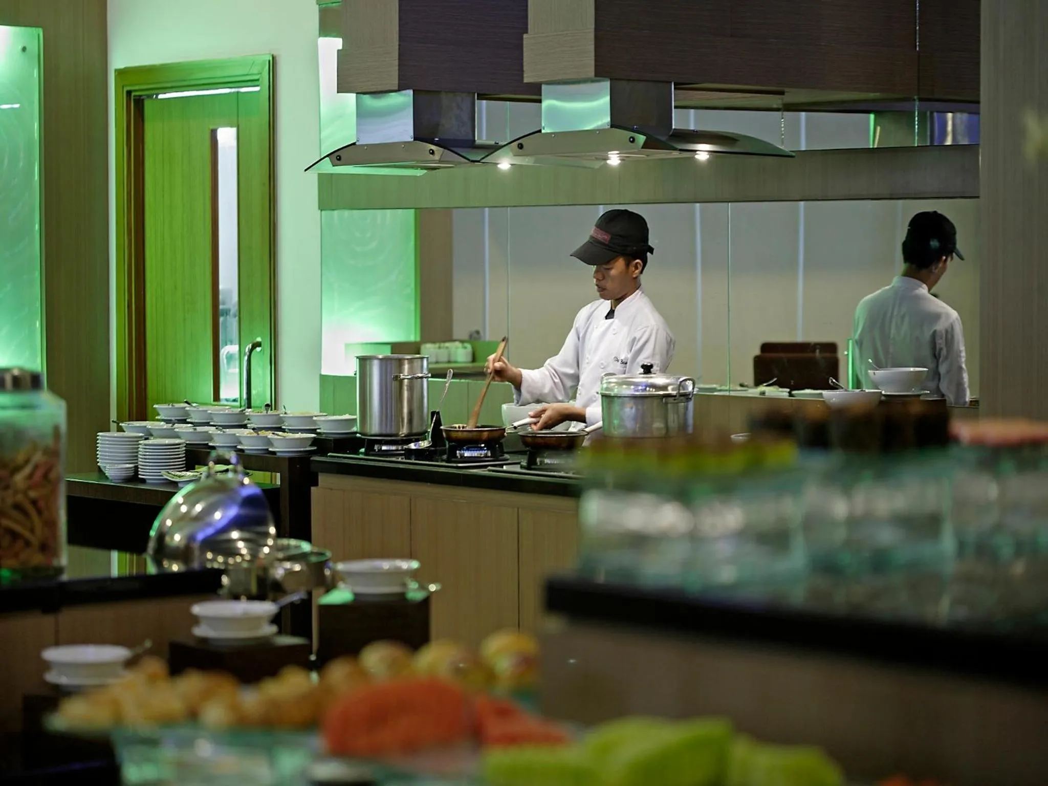 Restaurant/places to eat in Hotel Santika Palu