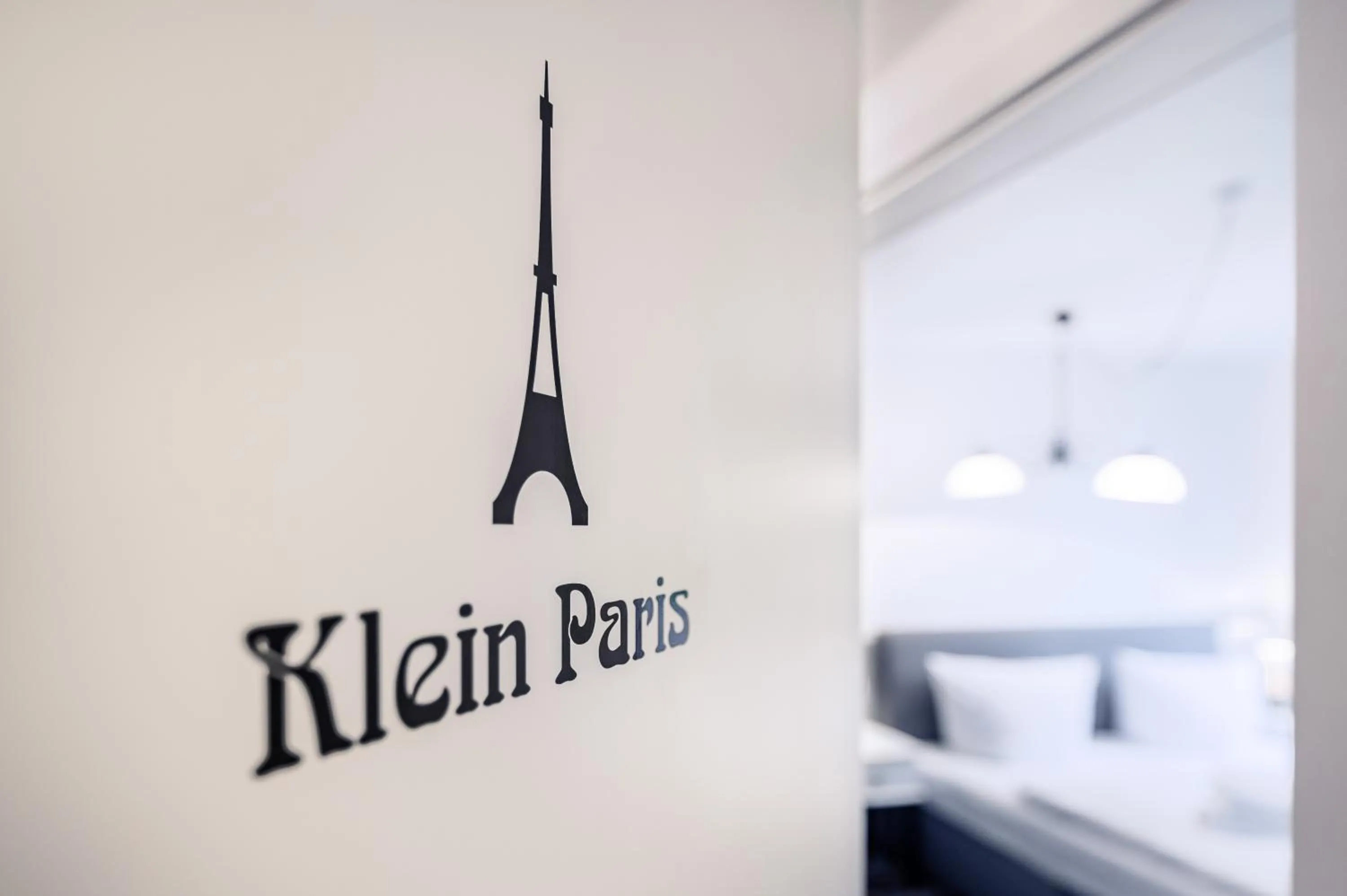 Photo of the whole room, Bed in Oma's Küche & Quartier