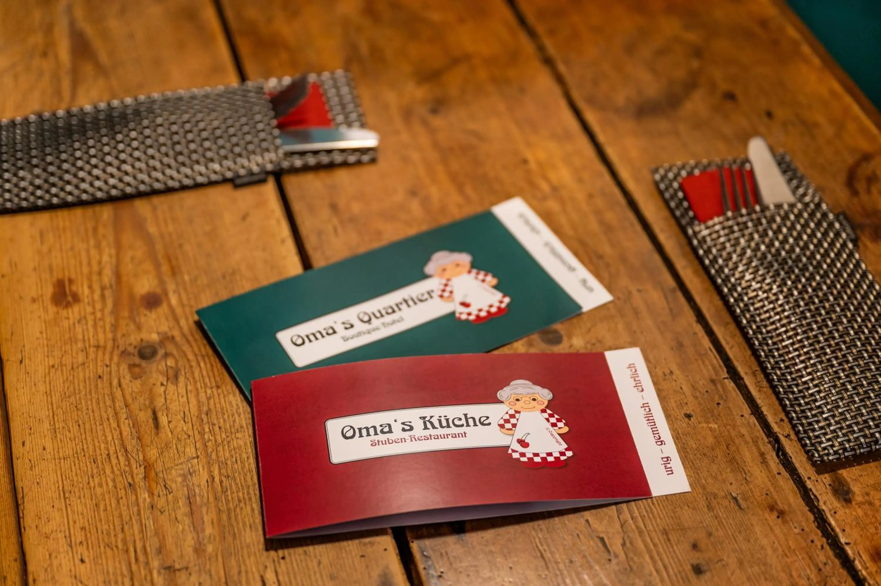 Staff in Oma's Küche & Quartier