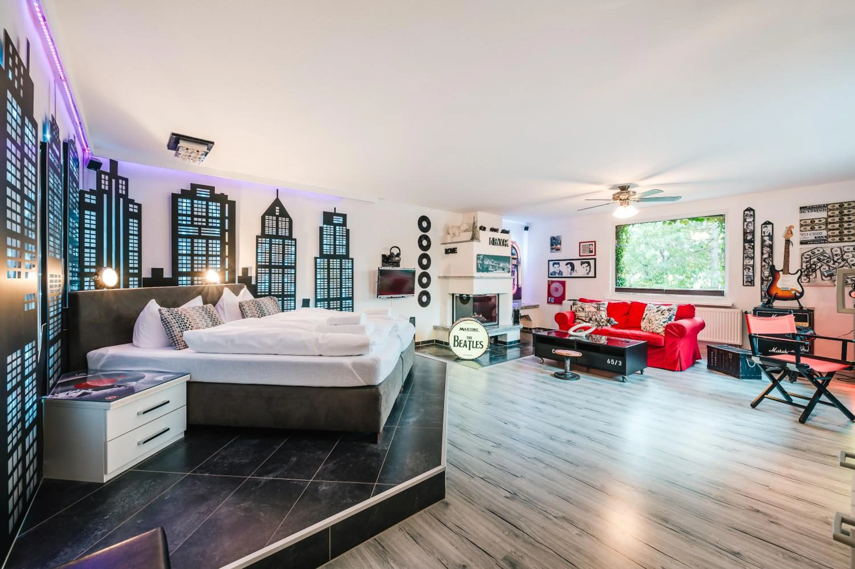 Bed in Oma's Küche & Quartier