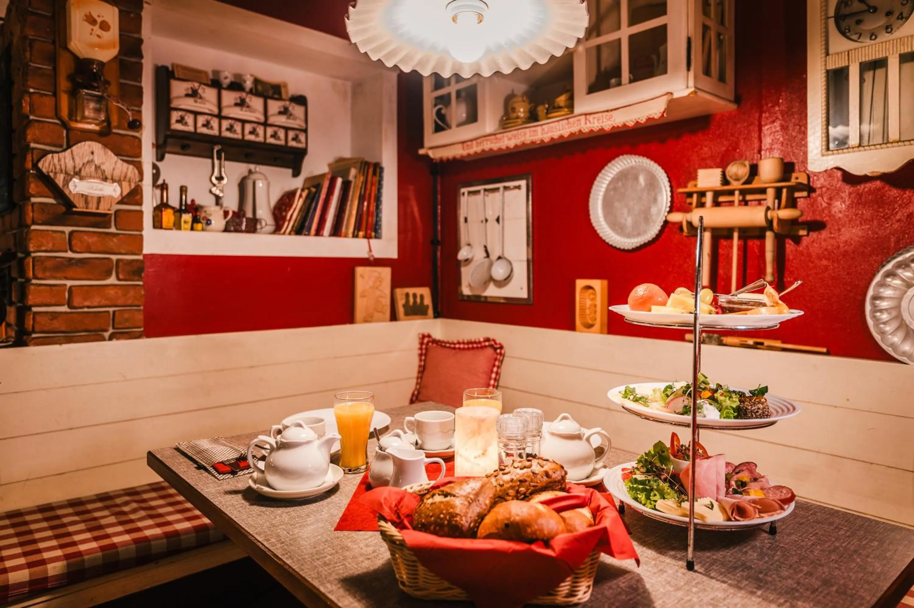 Restaurant/places to eat in Oma's Küche & Quartier