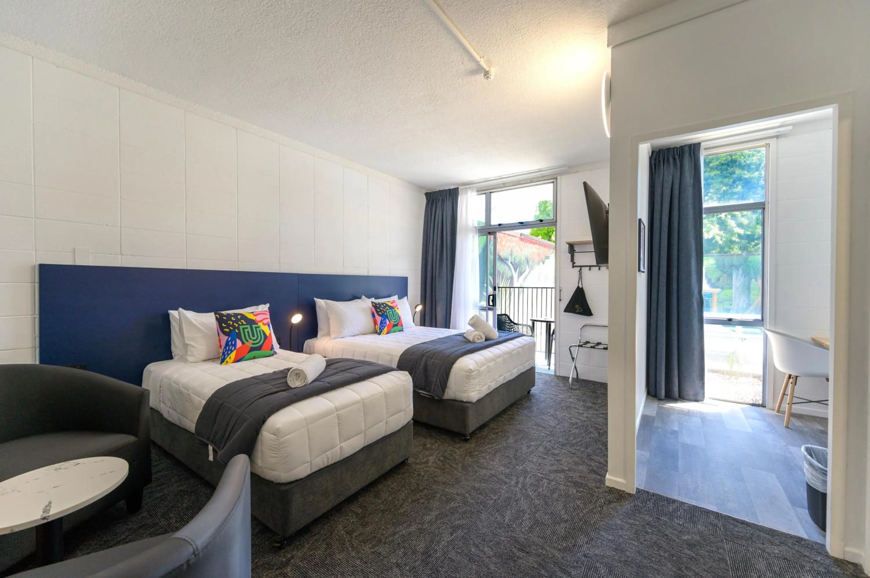 Photo of the whole room, Bed in Urban Lounge Sleepery, SureStay Collection by BW