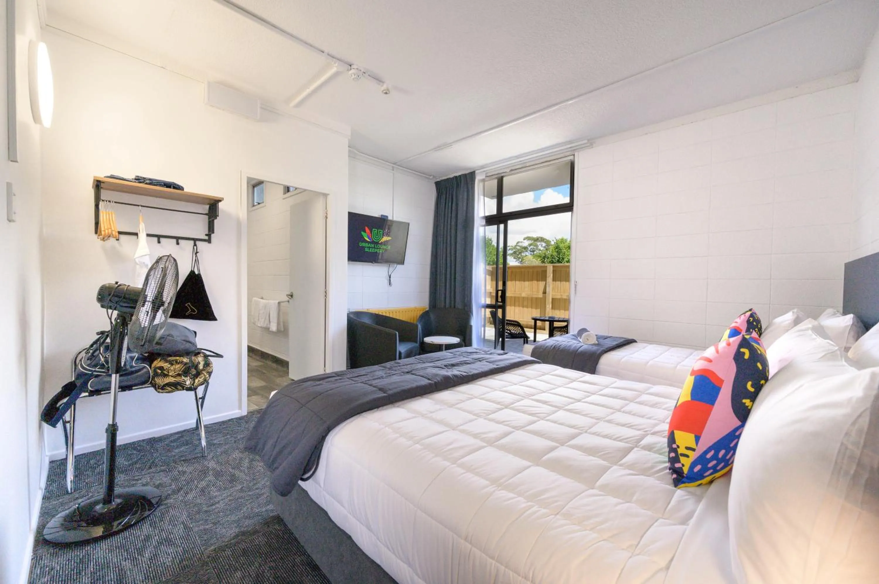 Photo of the whole room, Bed in Urban Lounge Sleepery, SureStay Collection by BW