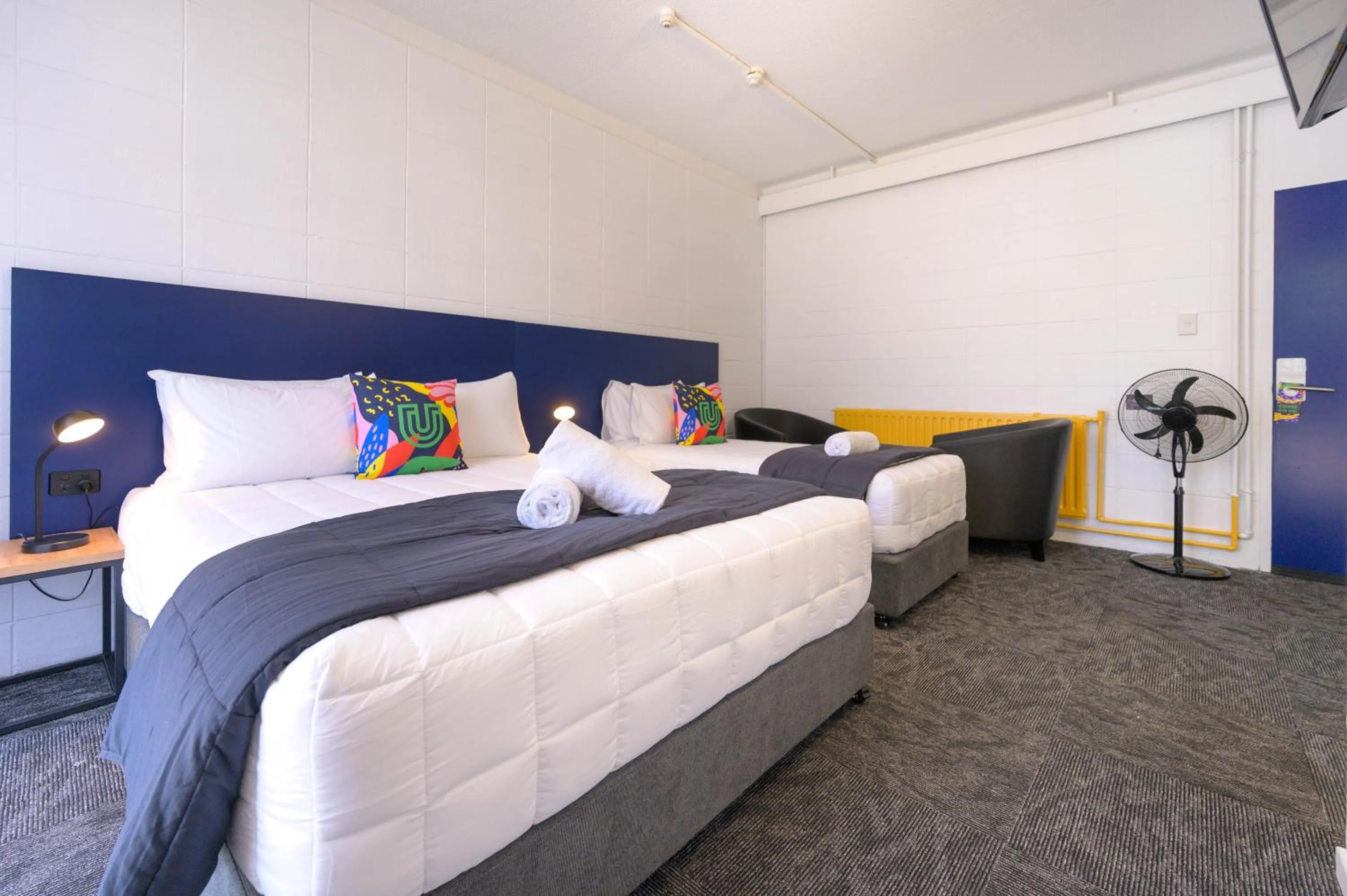 Bed in Urban Lounge Sleepery, SureStay Collection by BW