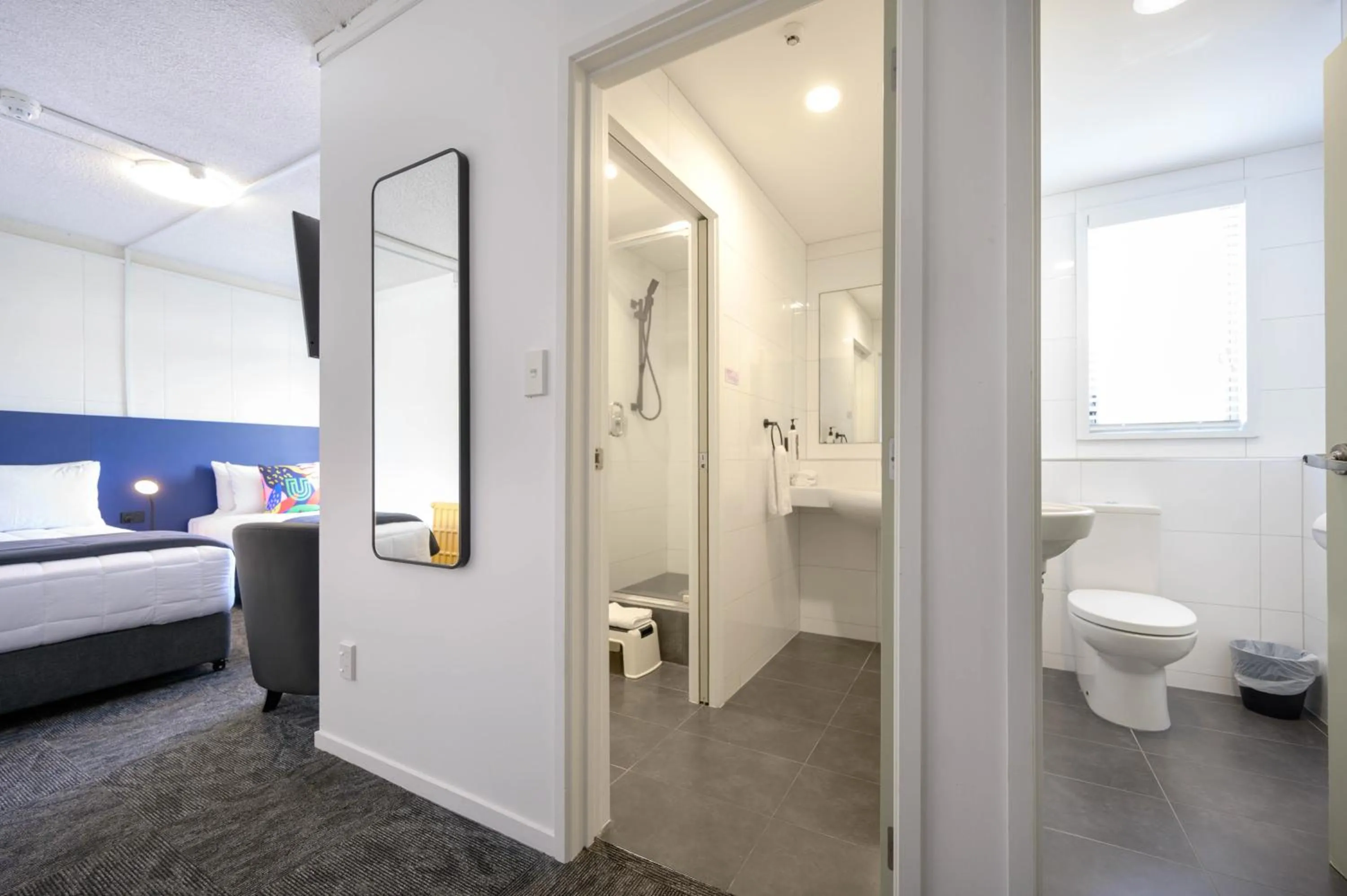 Bathroom, Bed in Urban Lounge Sleepery, SureStay Collection by BW