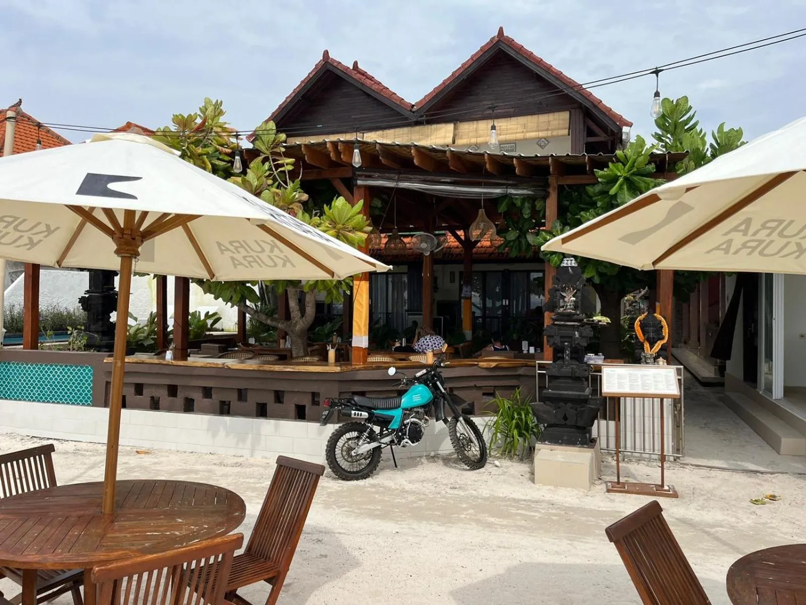 Property building in Lembongan Made Inn