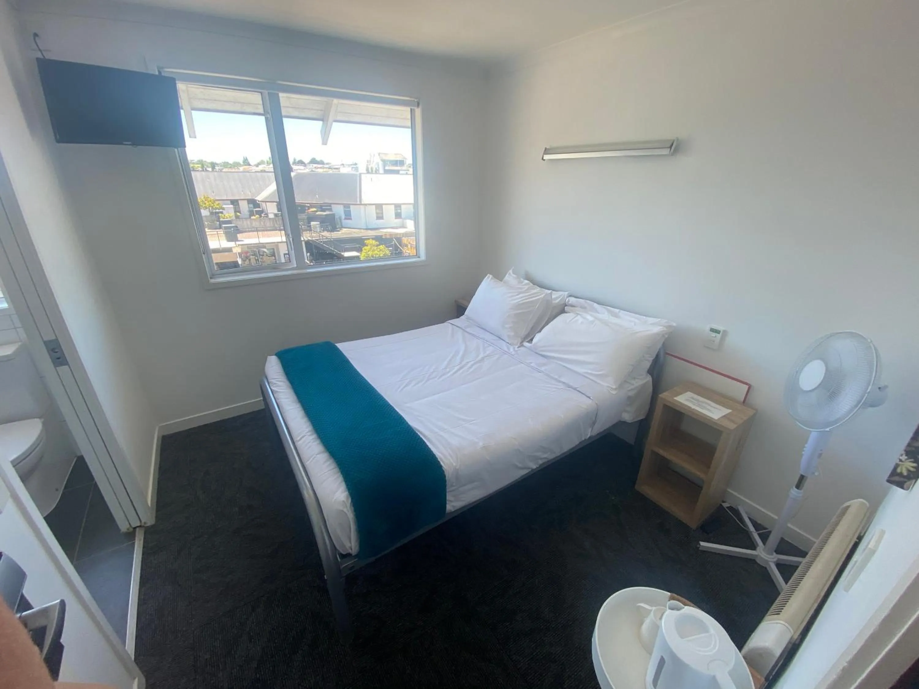 Bed in Based by the Lake