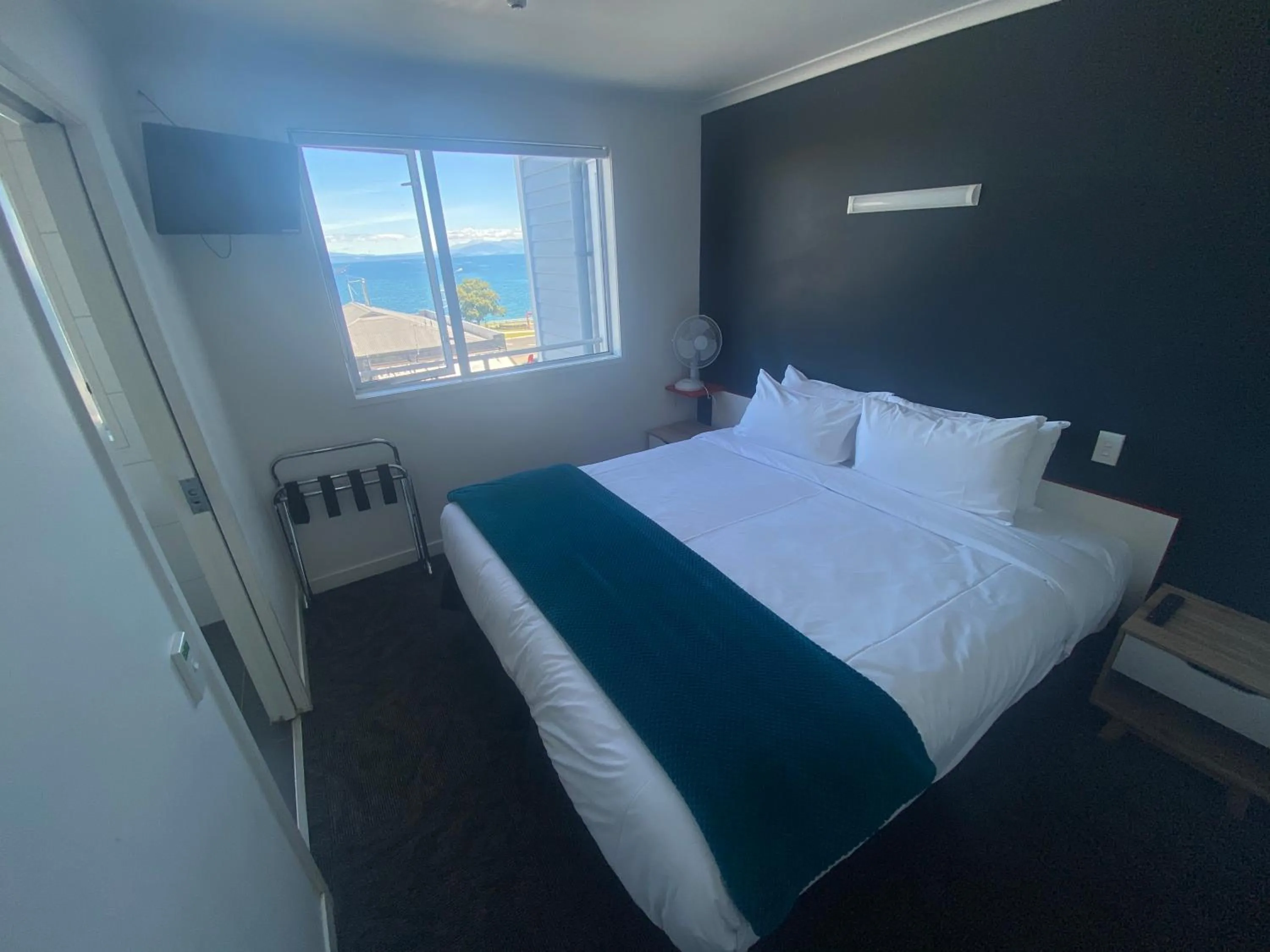 Bed in Based by the Lake