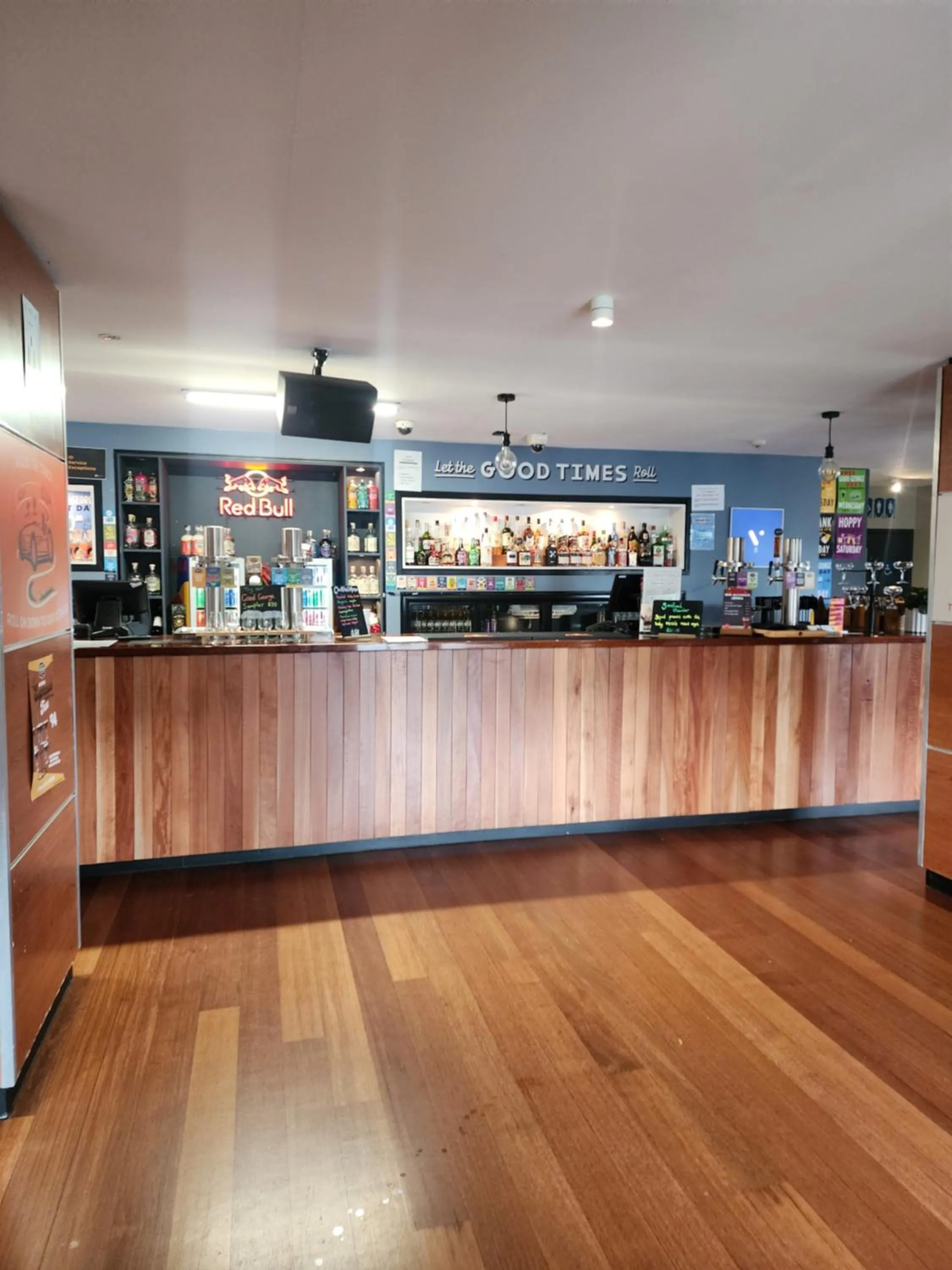 Lounge or bar in Based by the Lake