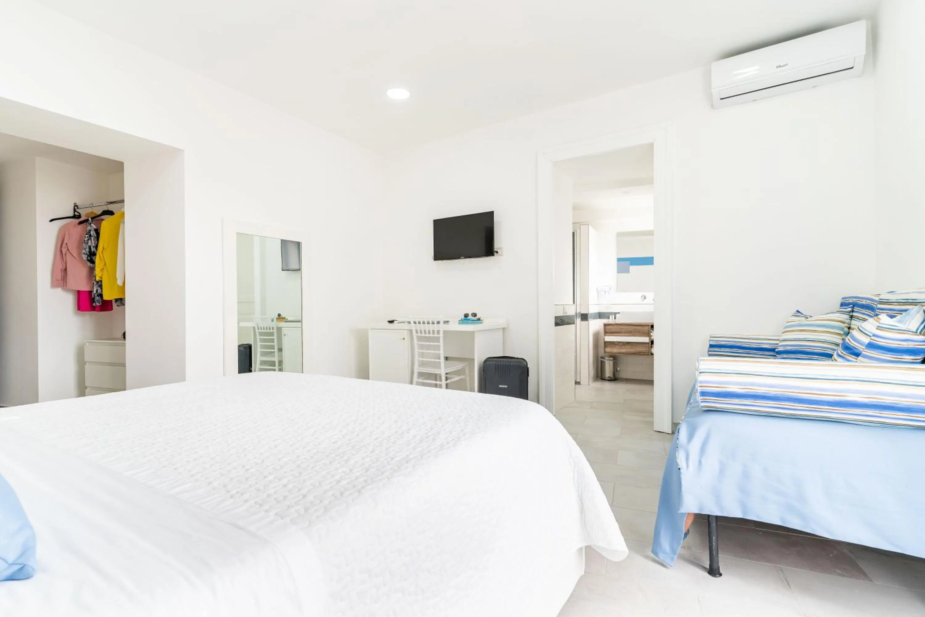 Photo of the whole room, Bed in Hotel & Spa Relais Freedom Club