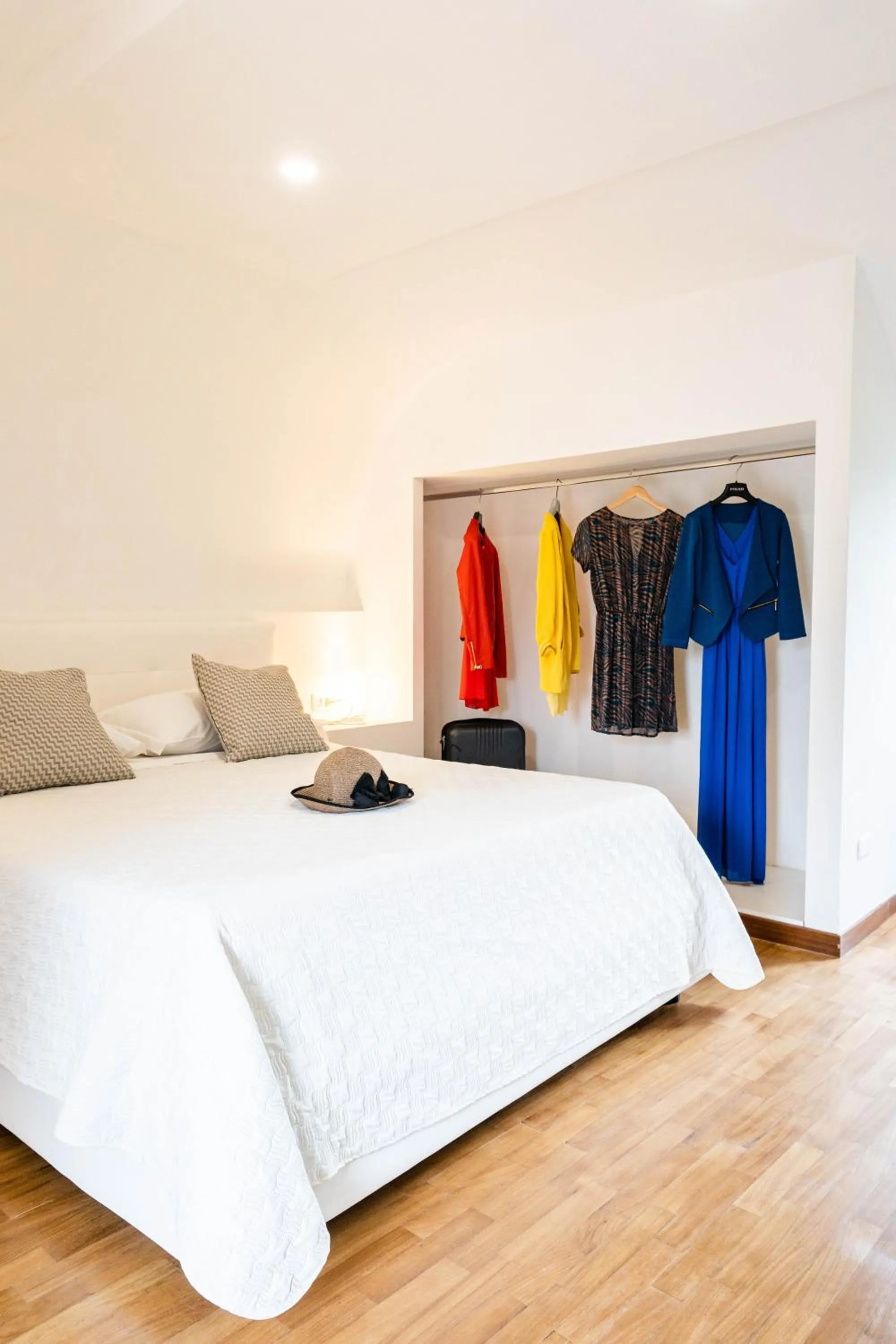 wardrobe, Bed in Hotel & Spa Relais Freedom Club