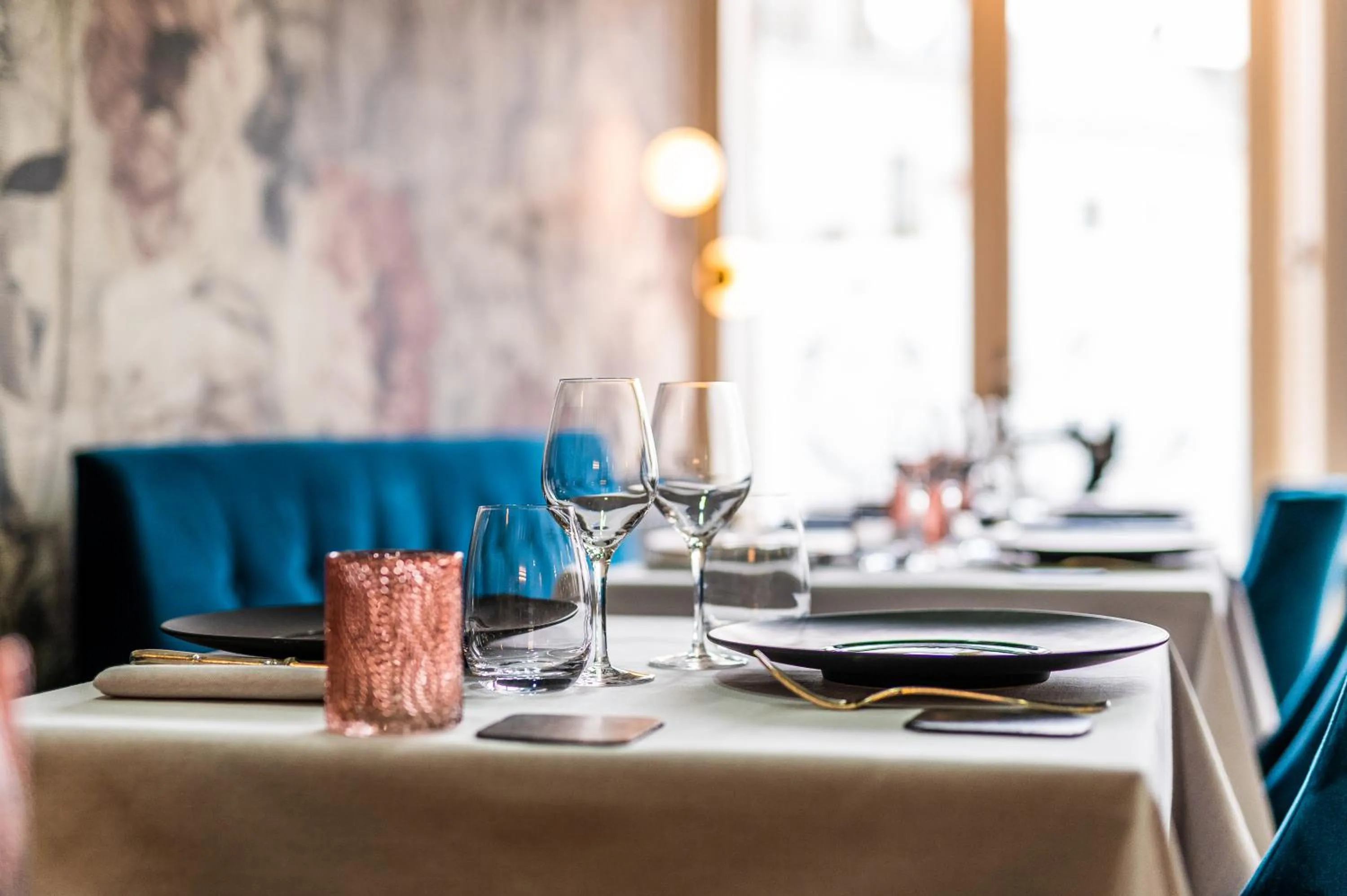 Restaurant/places to eat in Logis Hotel Restaurant Le Cheval Blanc