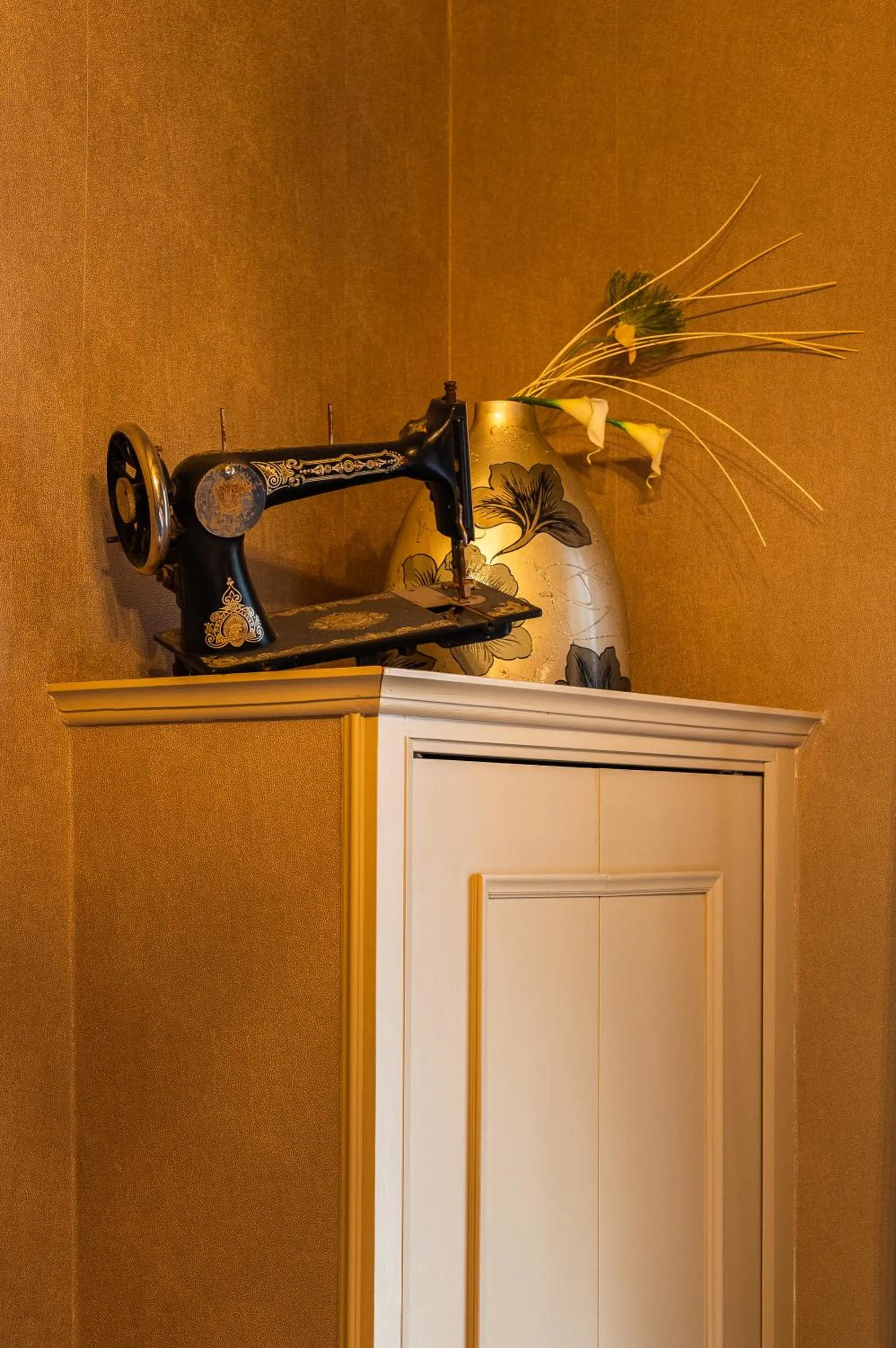 Property building in Logis Hotel Restaurant Le Cheval Blanc