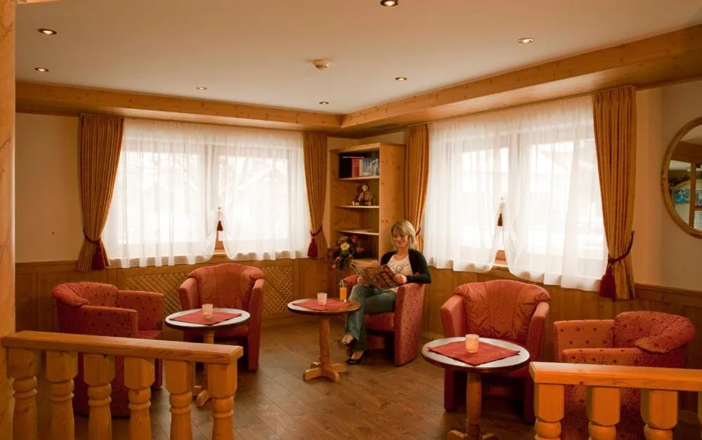 Lounge or bar in Schmalzlhof Hotel & Apartments