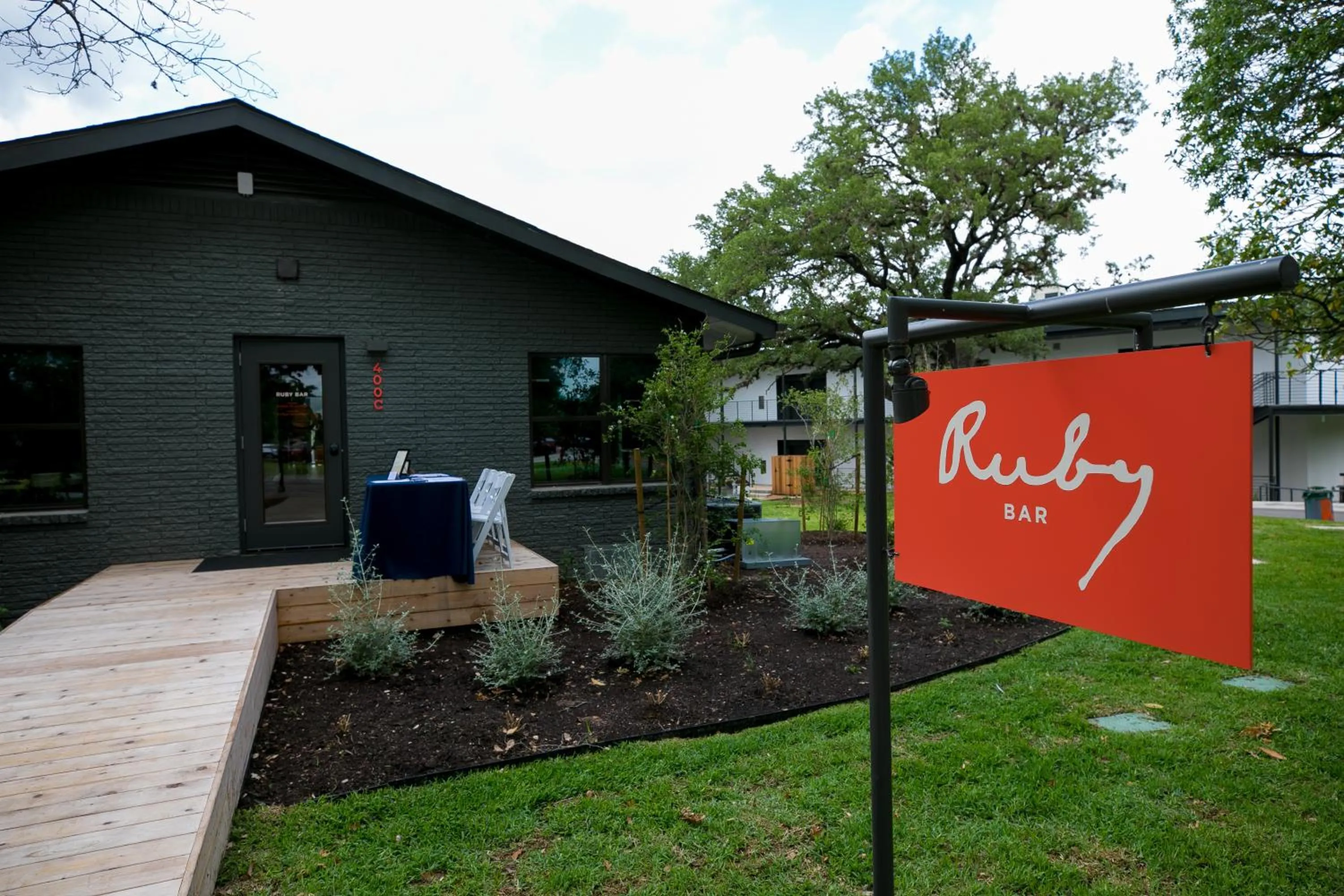 Lounge or bar in The Ruby Hotel