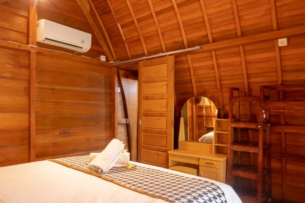 Bed in Madeira Inn Villa by Bukit Vista