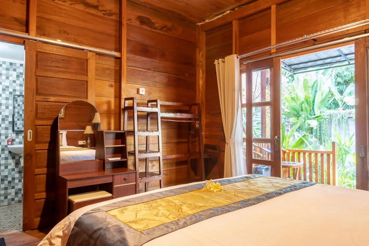 Bed in Madeira Inn Villa by Bukit Vista