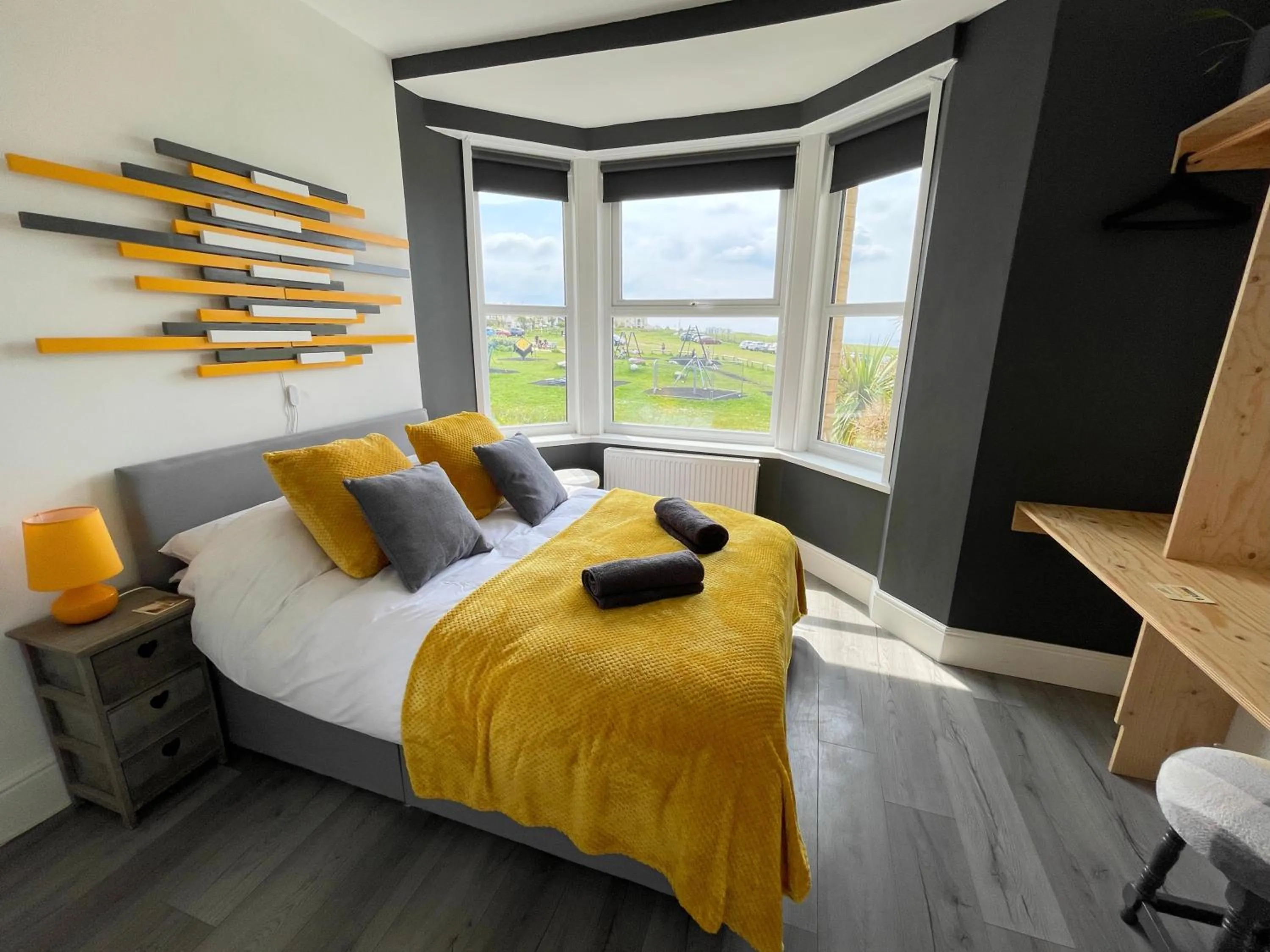 Bed in Breakers Guest House