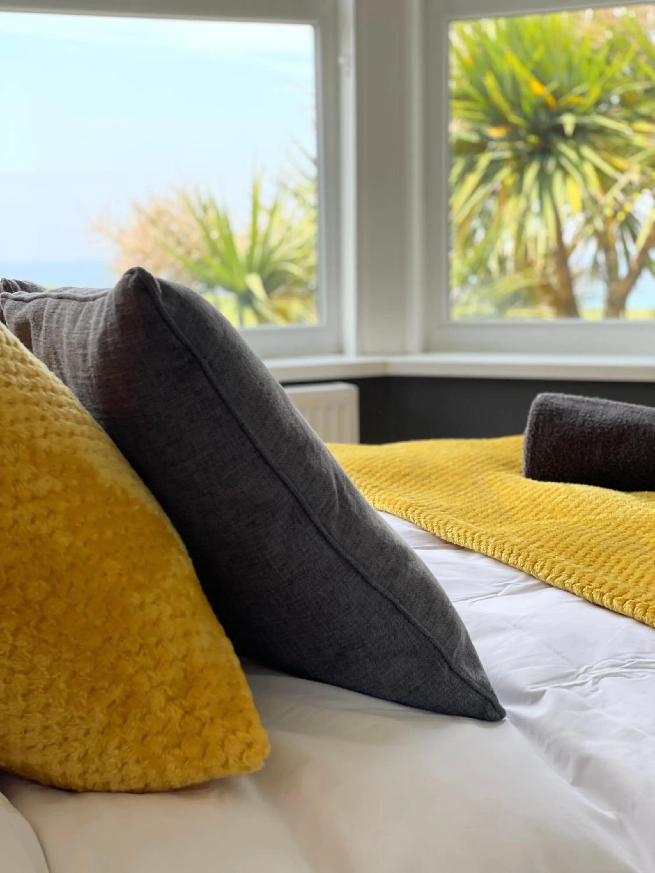 View (from property/room), Bed in Breakers Guest House