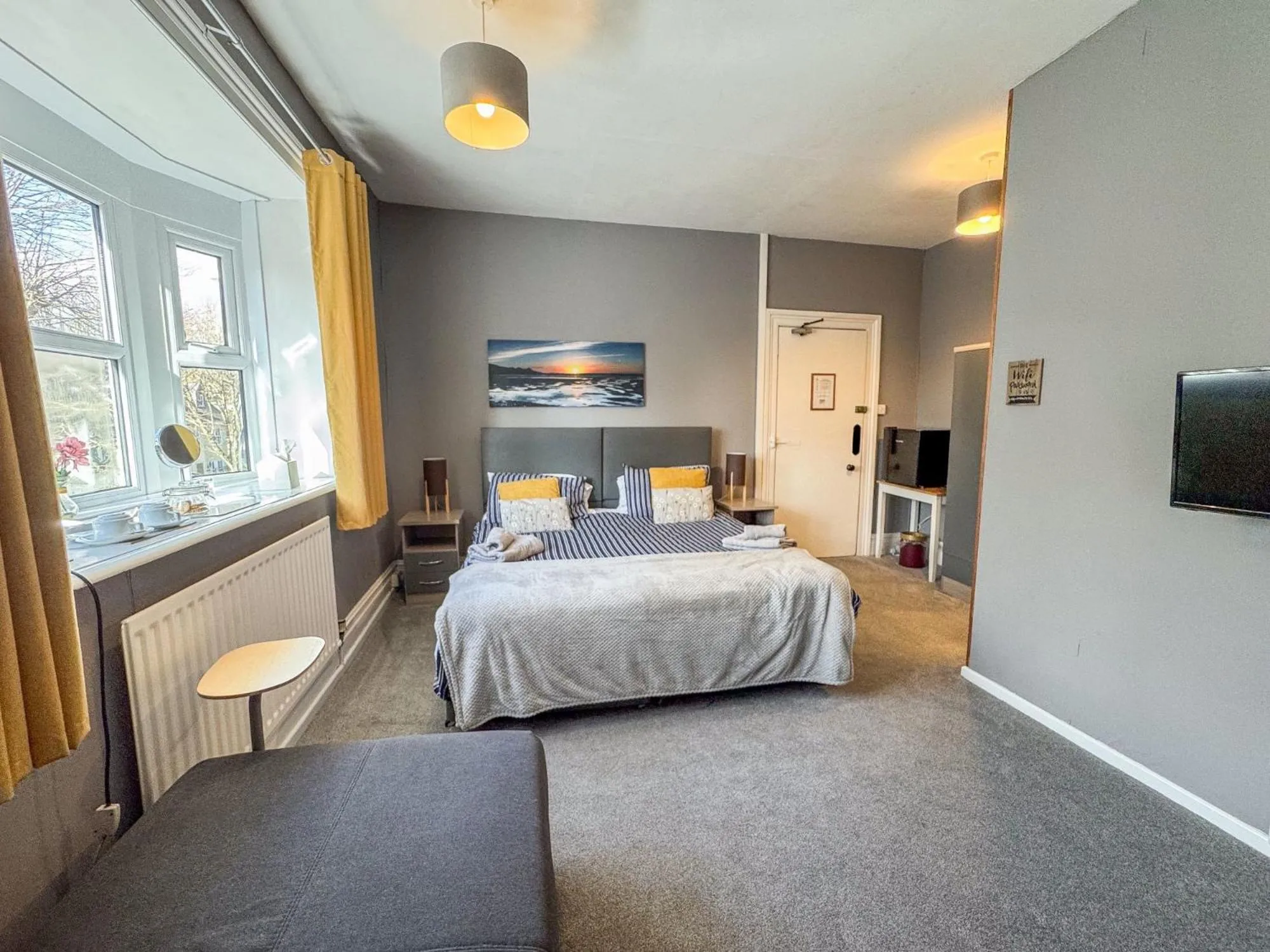 Photo of the whole room, Bed in Torwood House