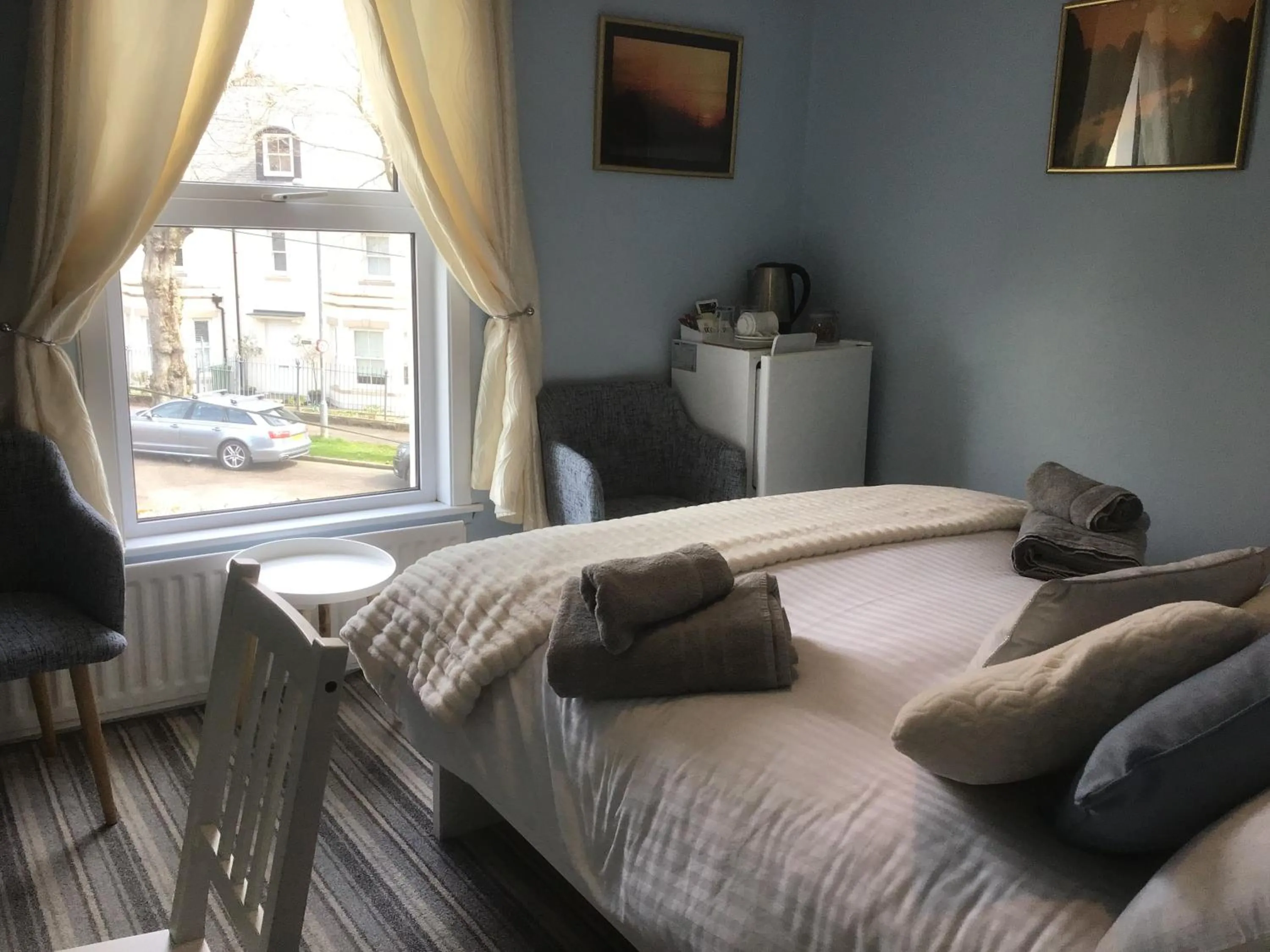 Bedroom, Bed in Torwood House