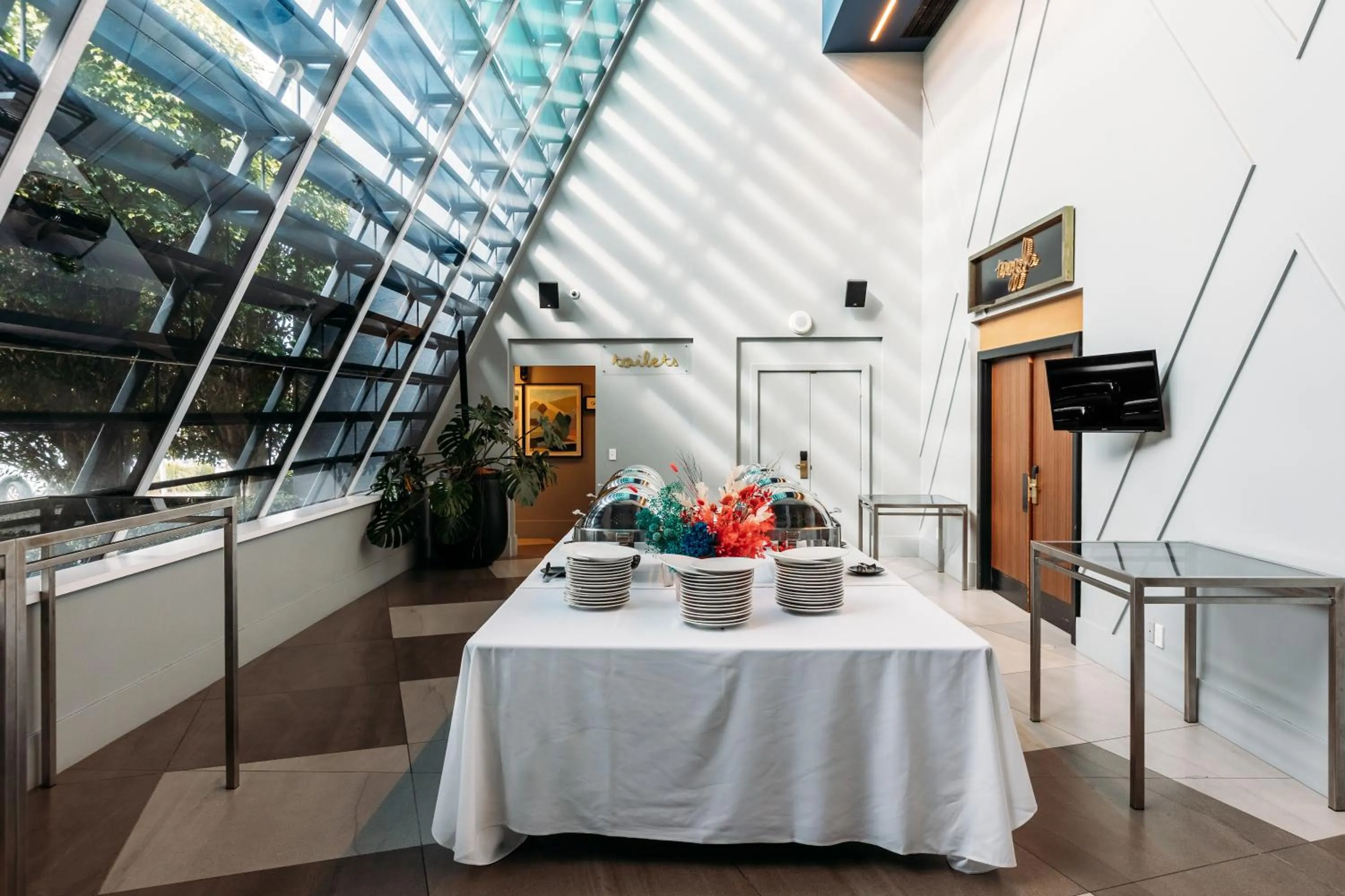 Area and facilities in Naumi Hotel Auckland Airport