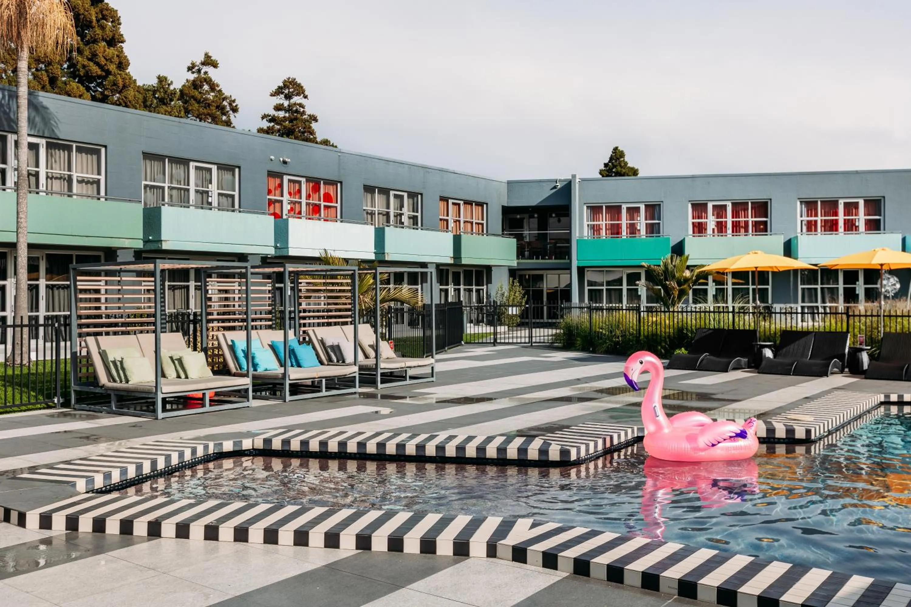 Swimming pool in Naumi Hotel Auckland Airport