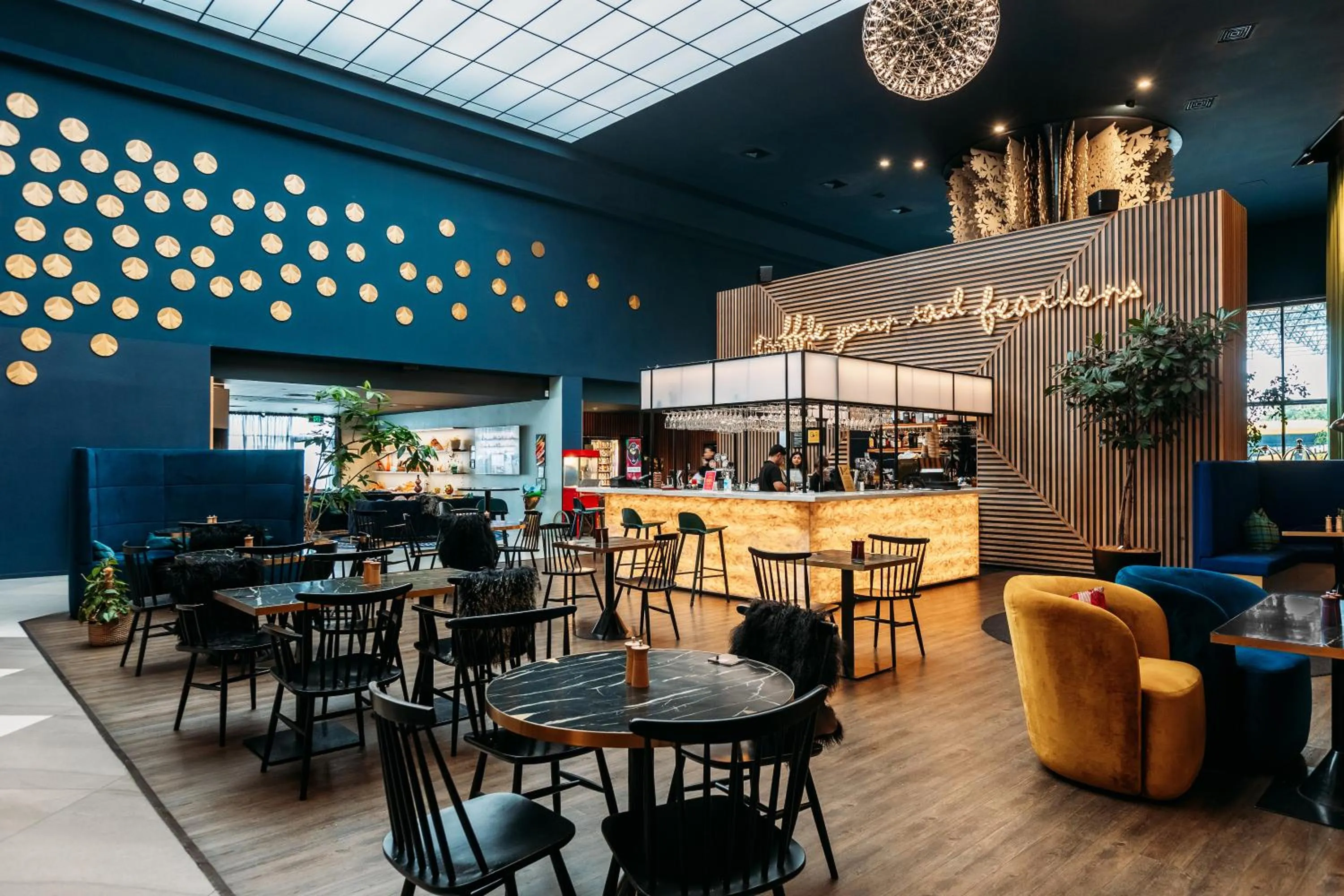 Restaurant/places to eat in Naumi Hotel Auckland Airport