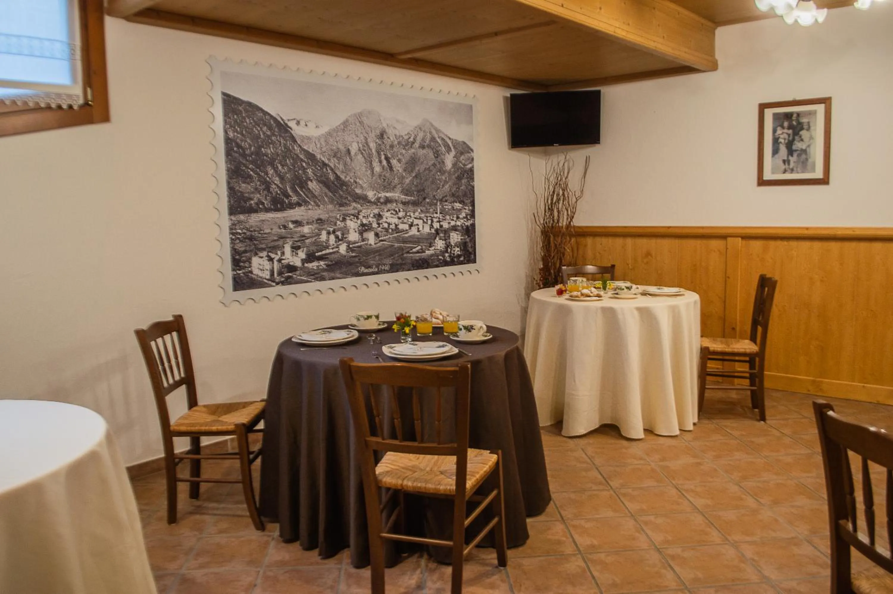 Breakfast in Villa Lucin