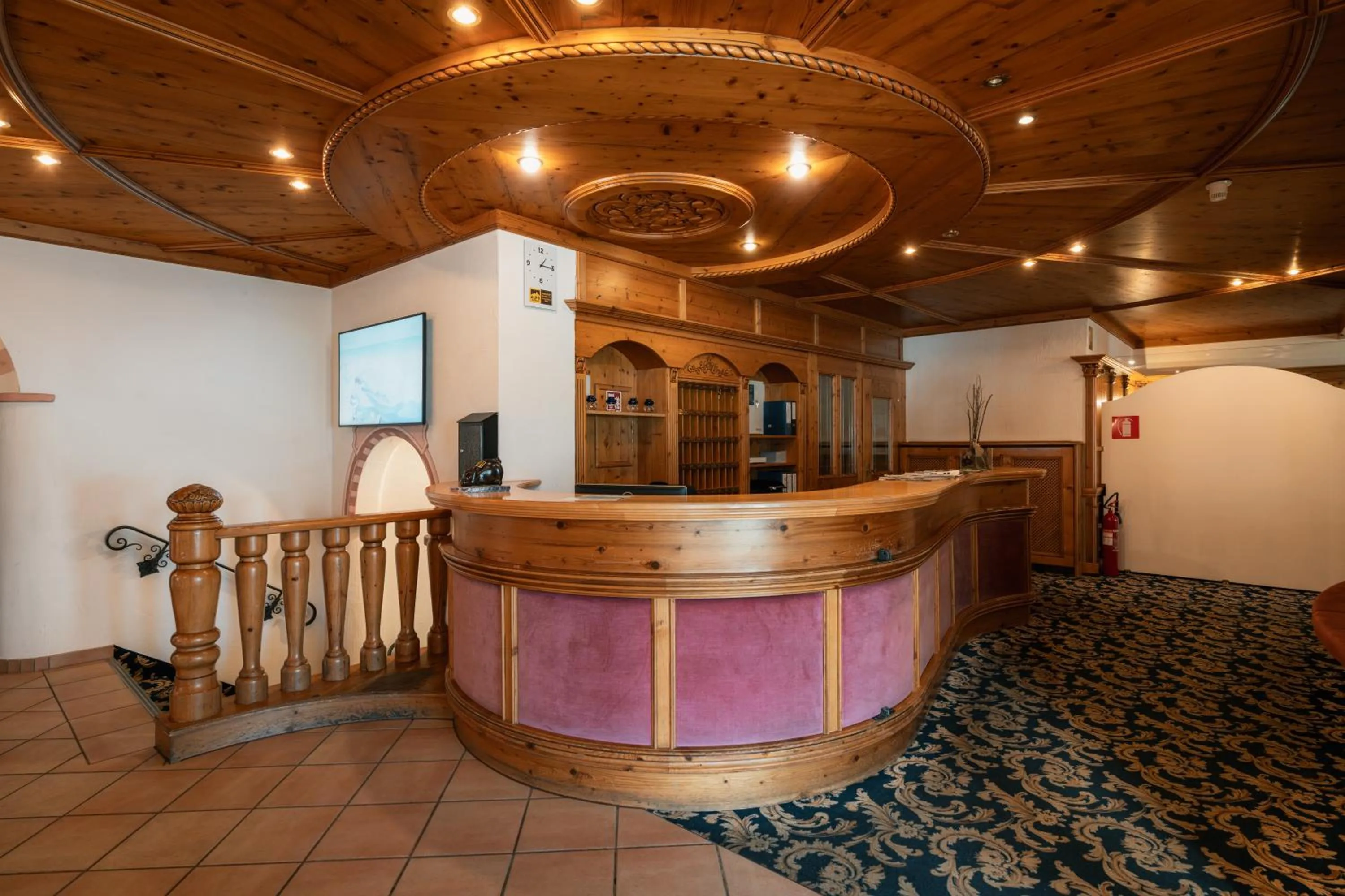 Lobby or reception in Sporthotel Kurzras