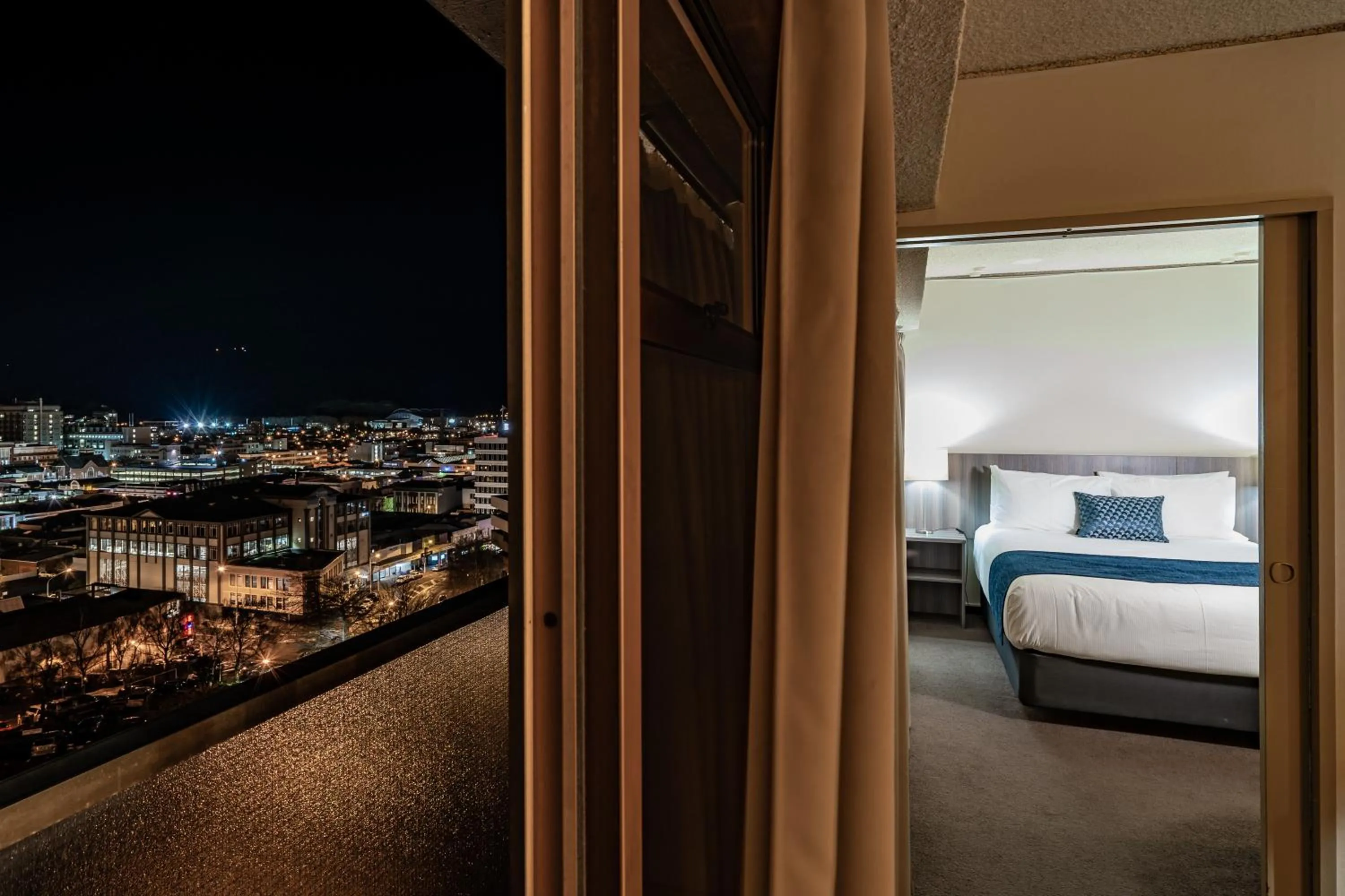 Bed in Kingsgate Hotel Dunedin