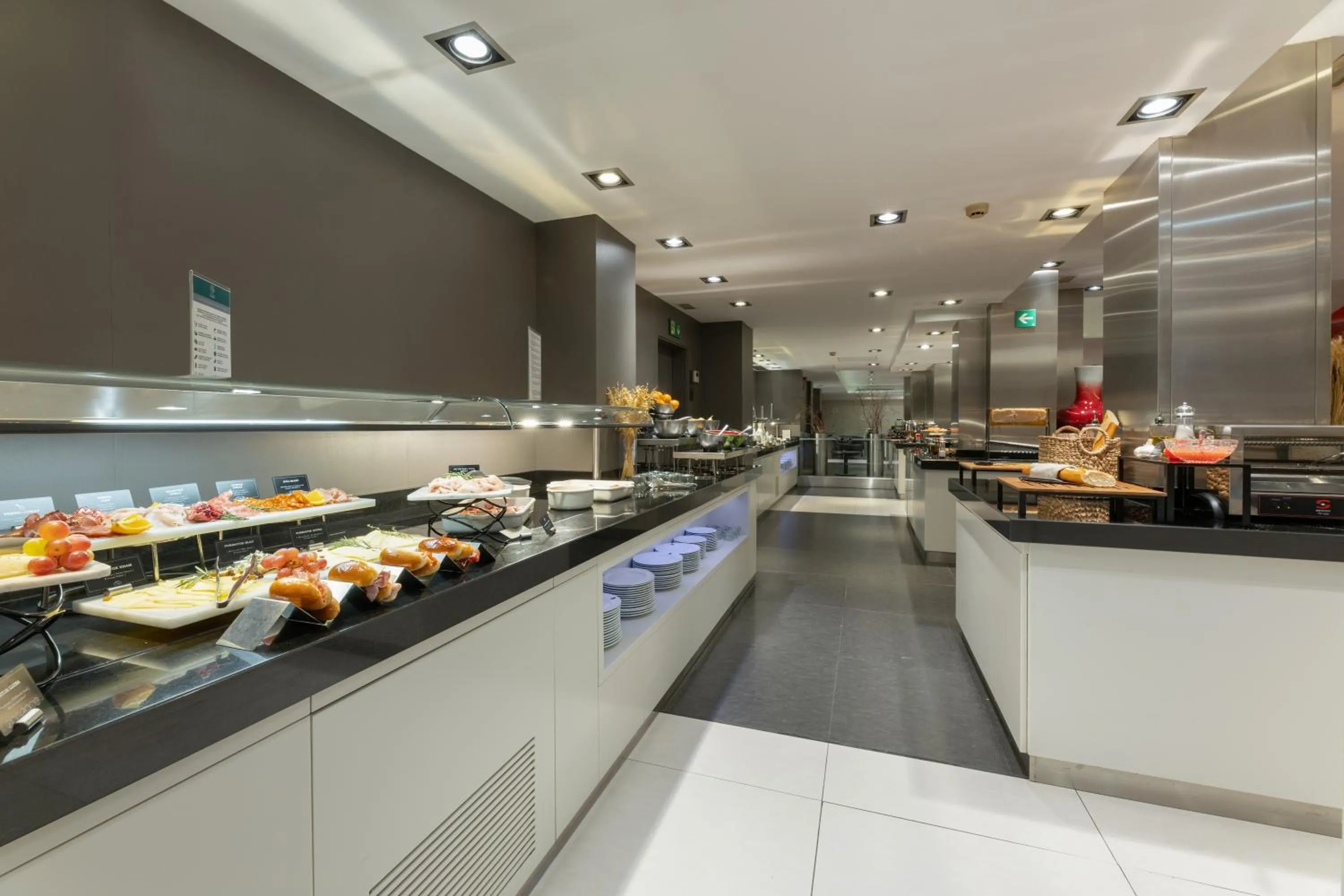 Buffet breakfast in Hotel Ciutadella Barcelona