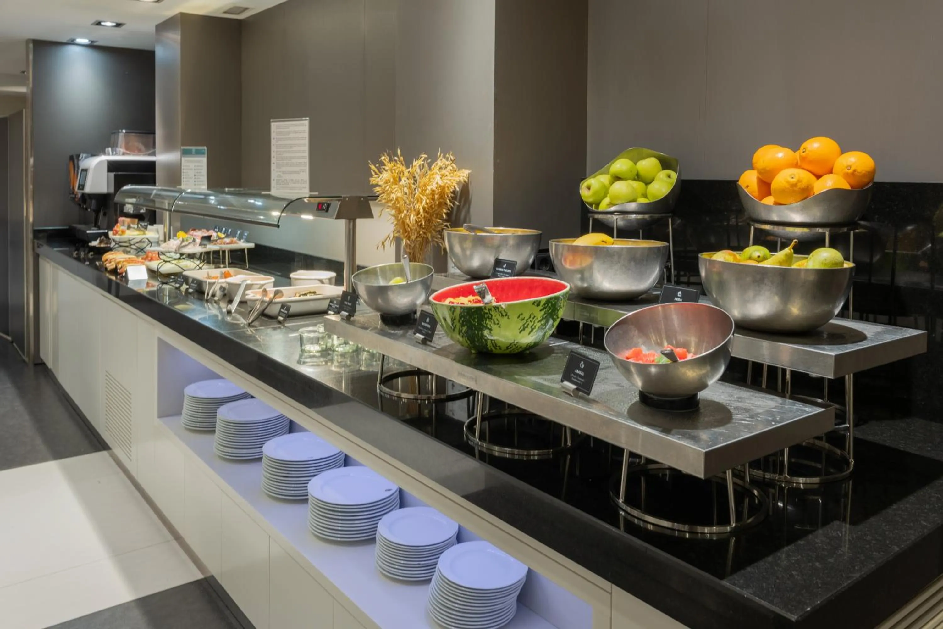 Buffet breakfast in Hotel Ciutadella Barcelona
