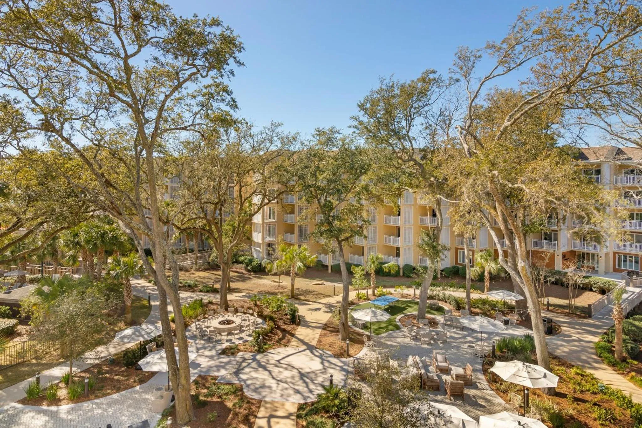 Property building in Omni Hilton Head Oceanfront Resort