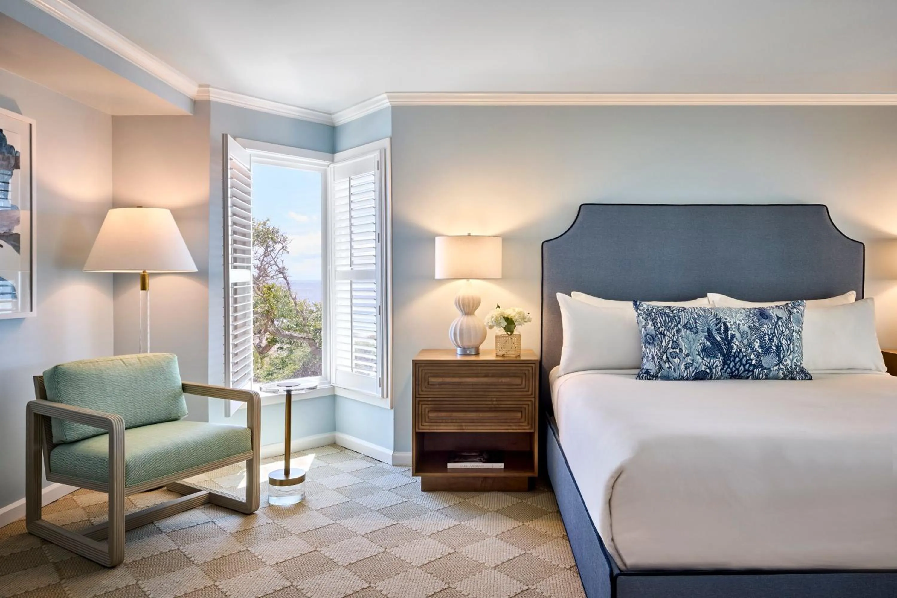 Photo of the whole room, Bed in Omni Hilton Head Oceanfront Resort