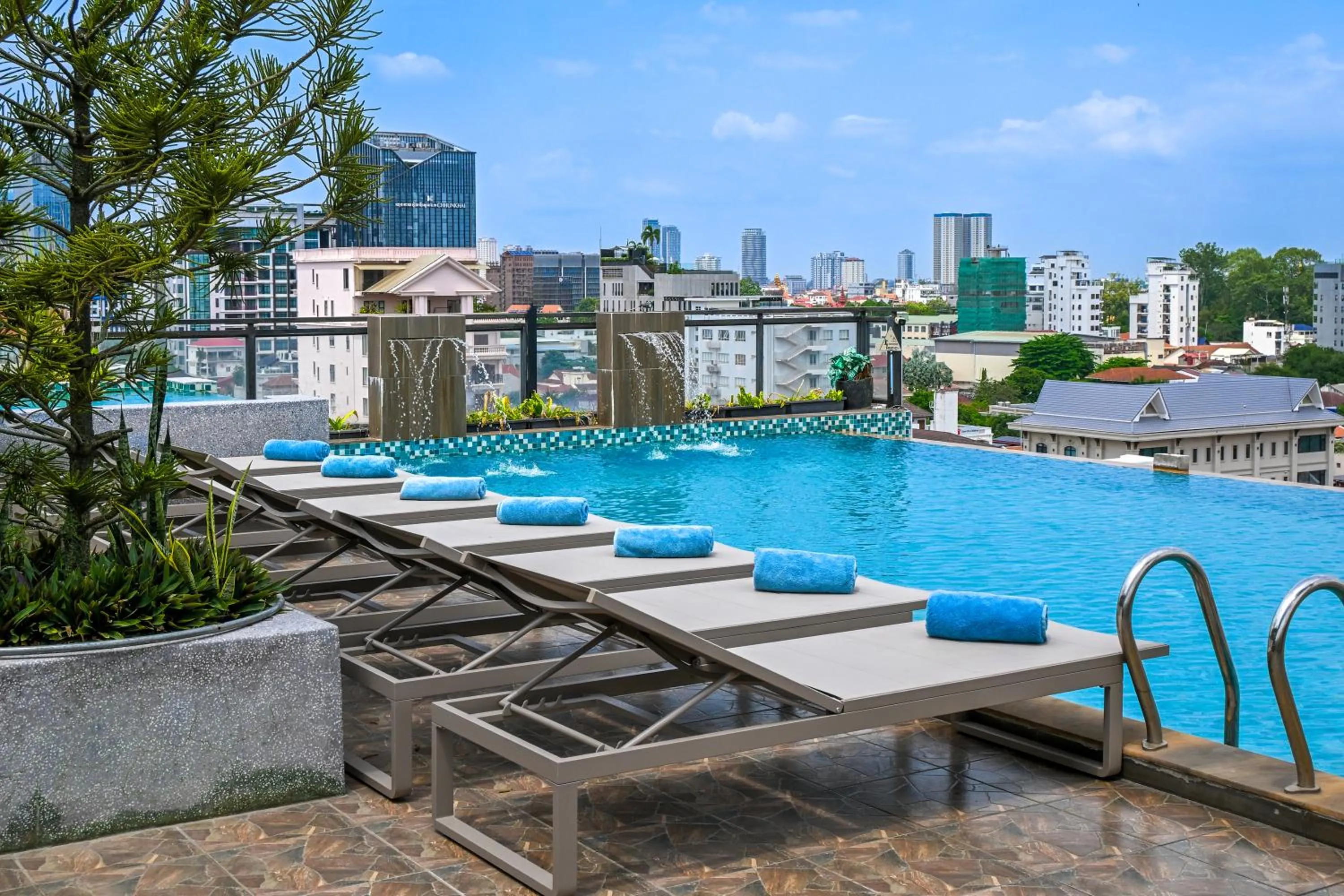 Swimming pool in Phnom Penh 51 Hotel & Residences
