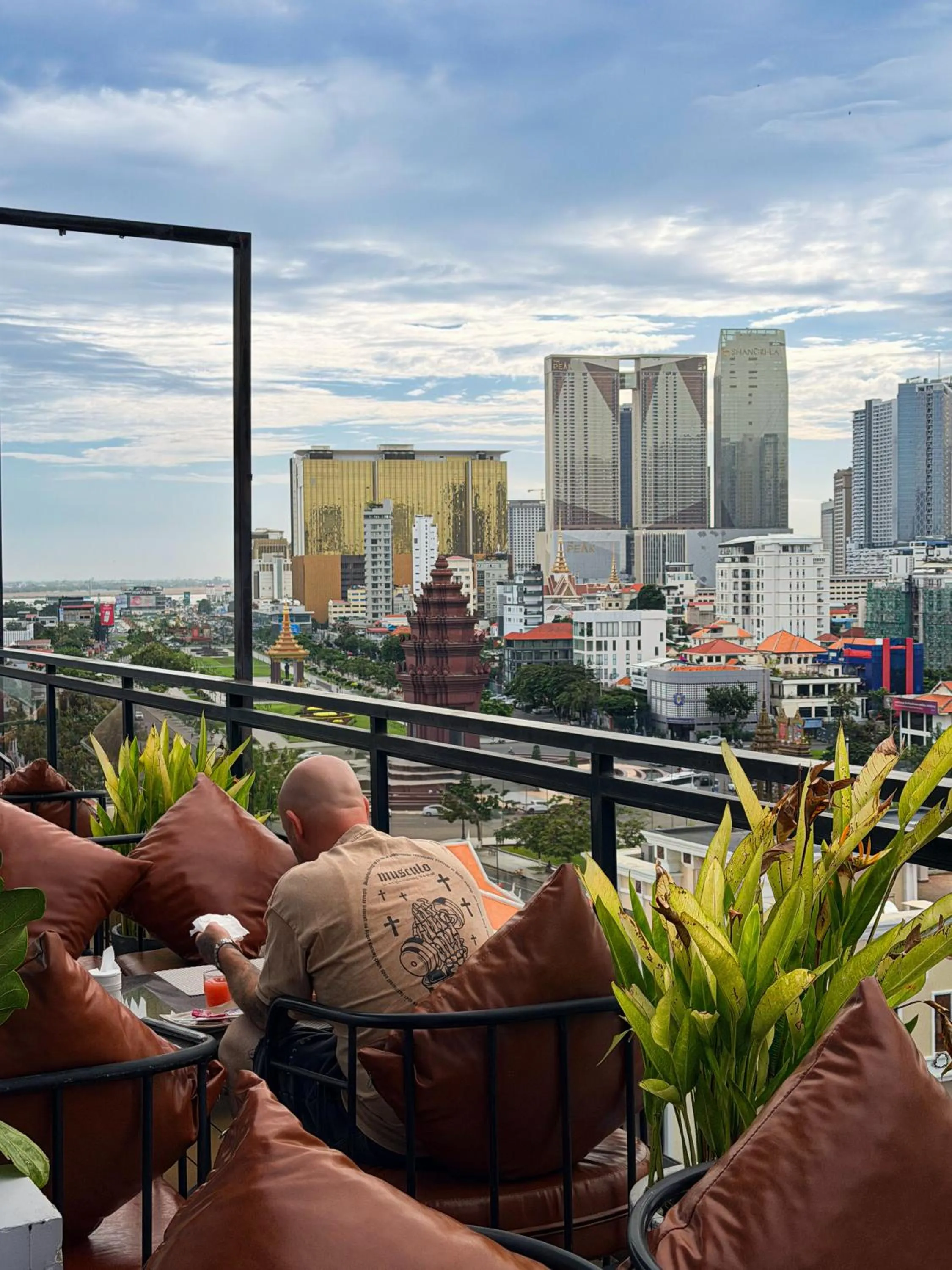 Restaurant/places to eat in Phnom Penh 51 Hotel & Residences