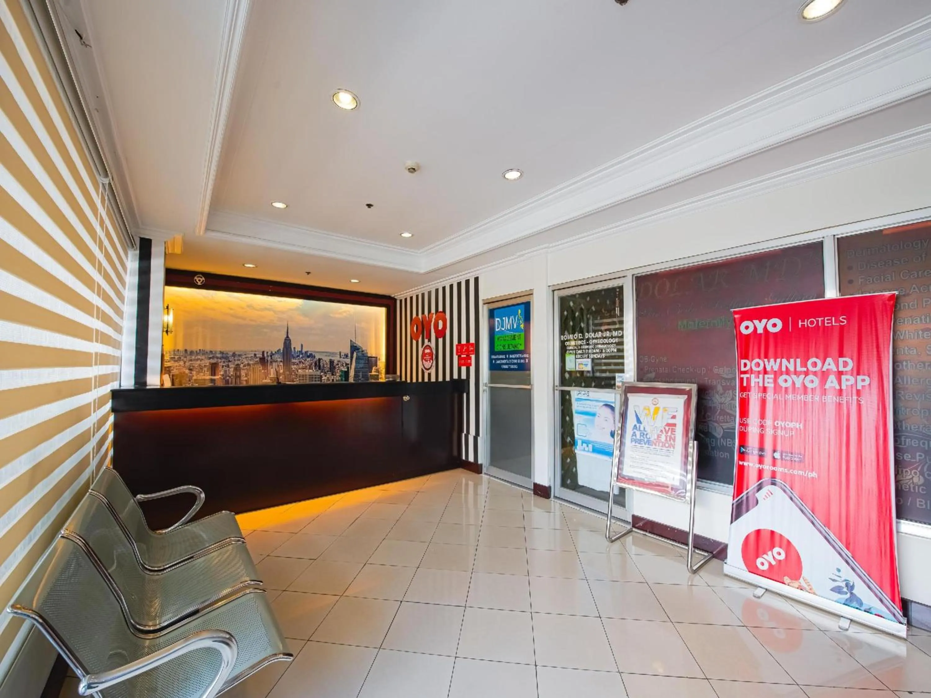 Lobby or reception in OYO 115 Northridge Mansions