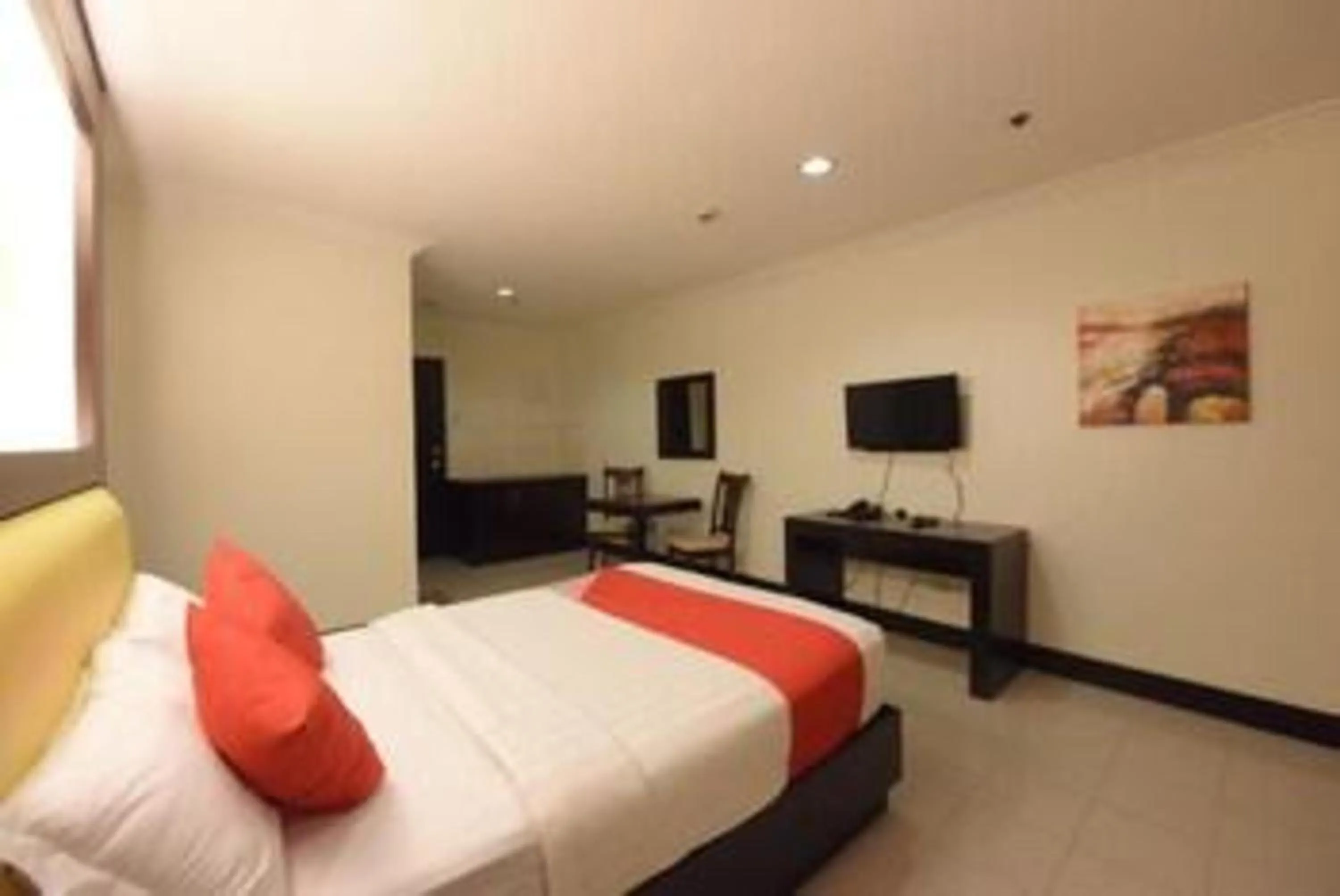 Communal lounge/ TV room in OYO 115 Northridge Mansions